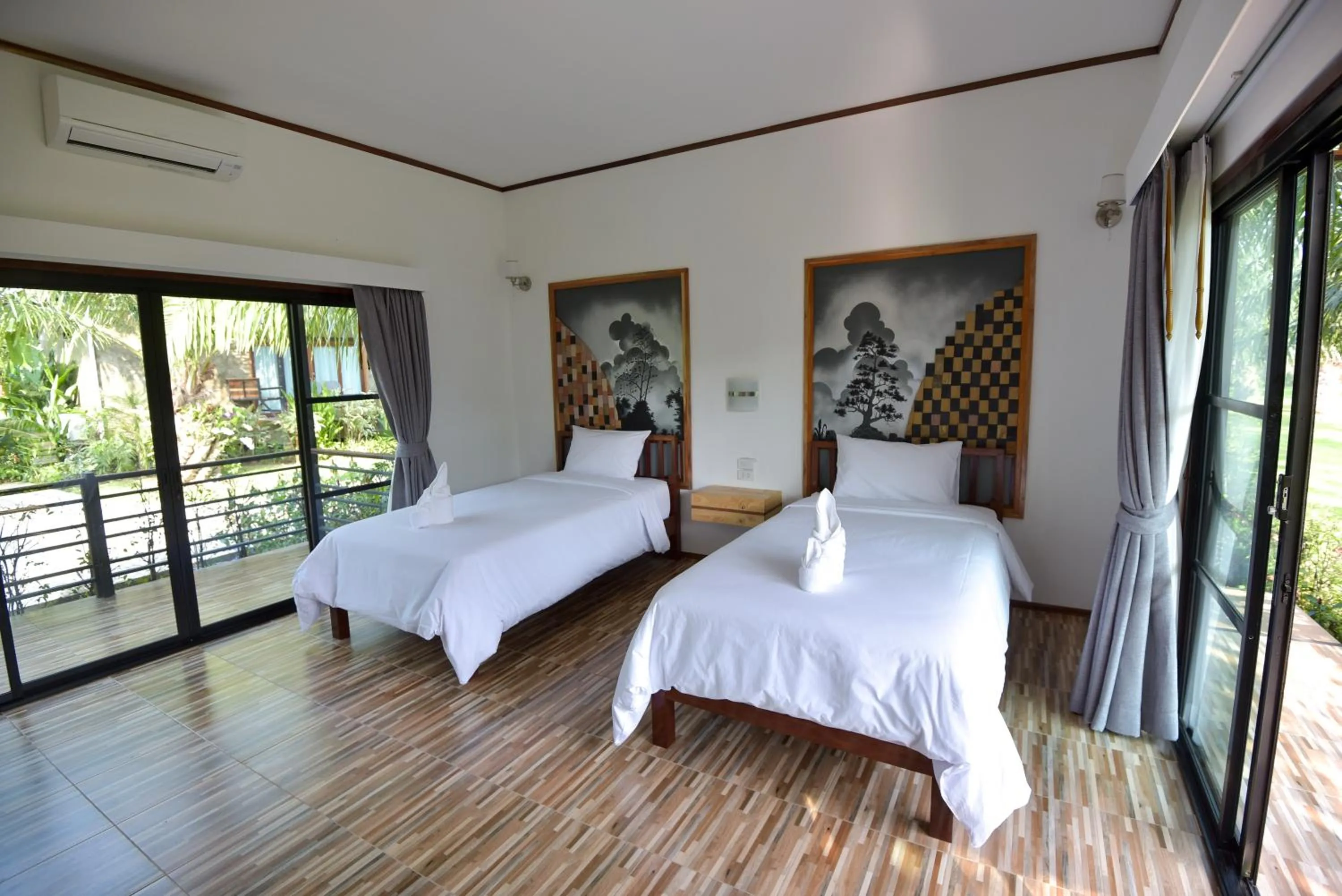 Small Twin Room in Palm Pran Resort