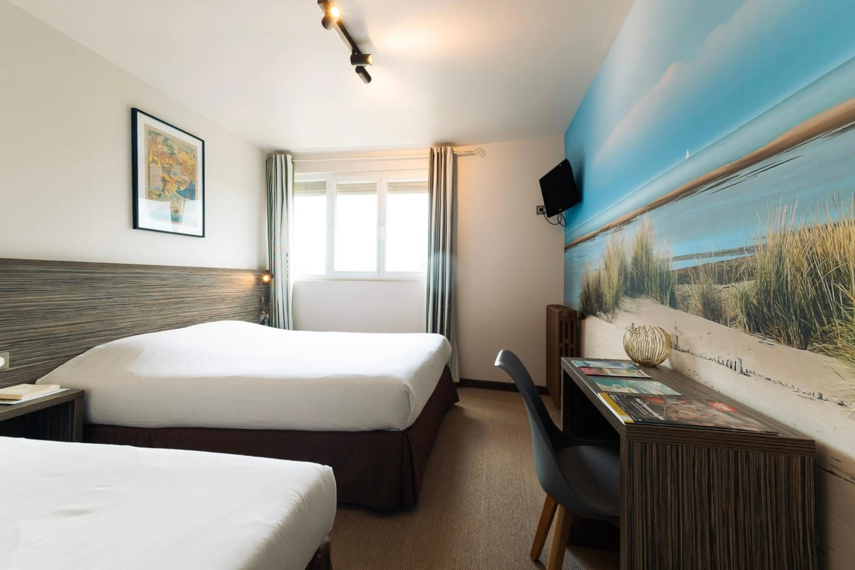 Triple Room in Hôtel du Midi Plage