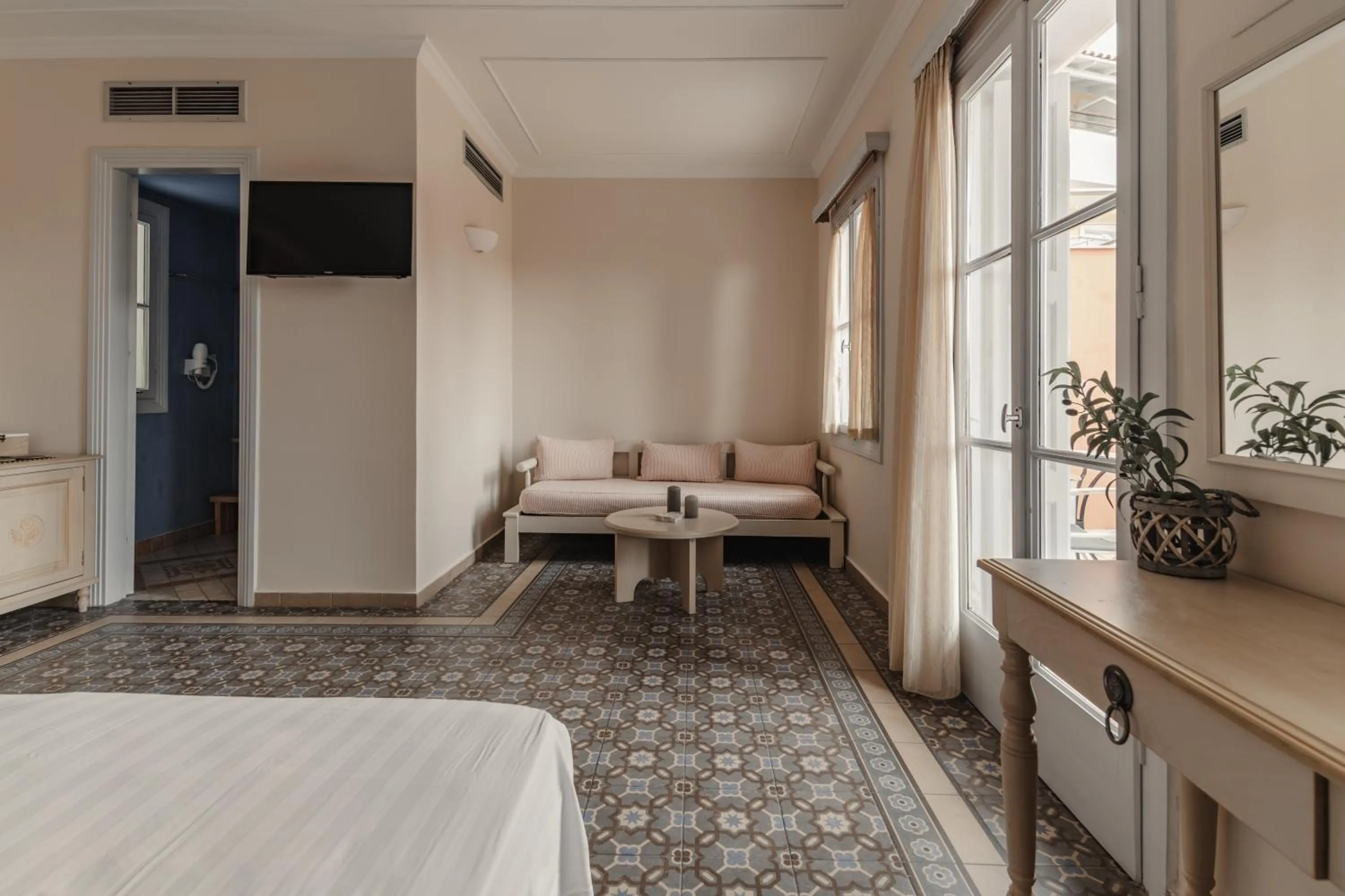 Classic Double Room with Garden View in Red Tower Hotel