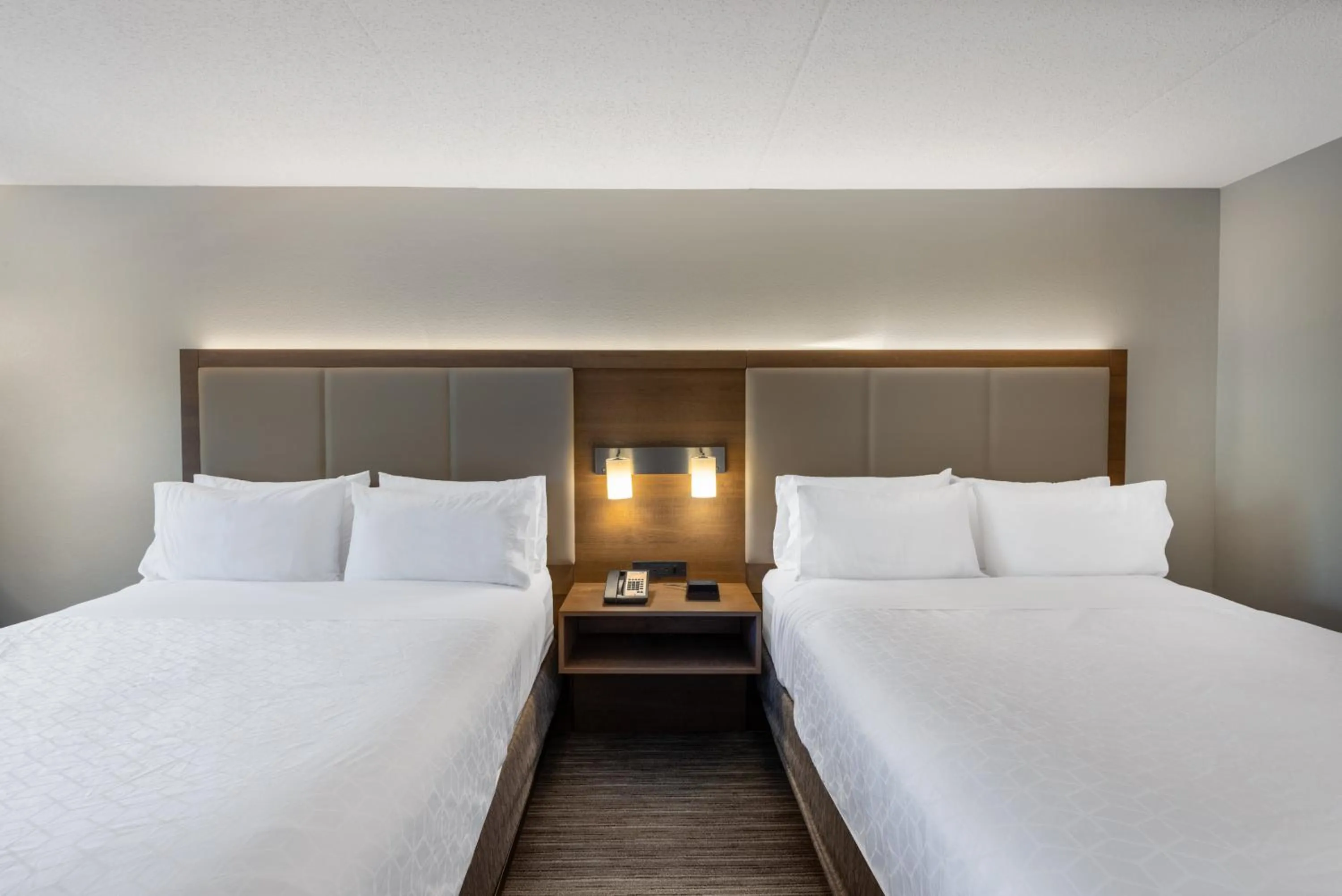 Standard Queen Room with Two Queen Beds and Mobility Accessible Tub in Holiday Inn Express State College at Williamsburg Square by IHG