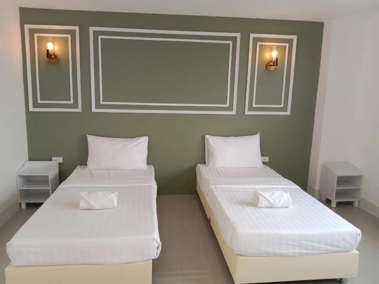 Deluxe Twin Room in Regent Lodge Lampang