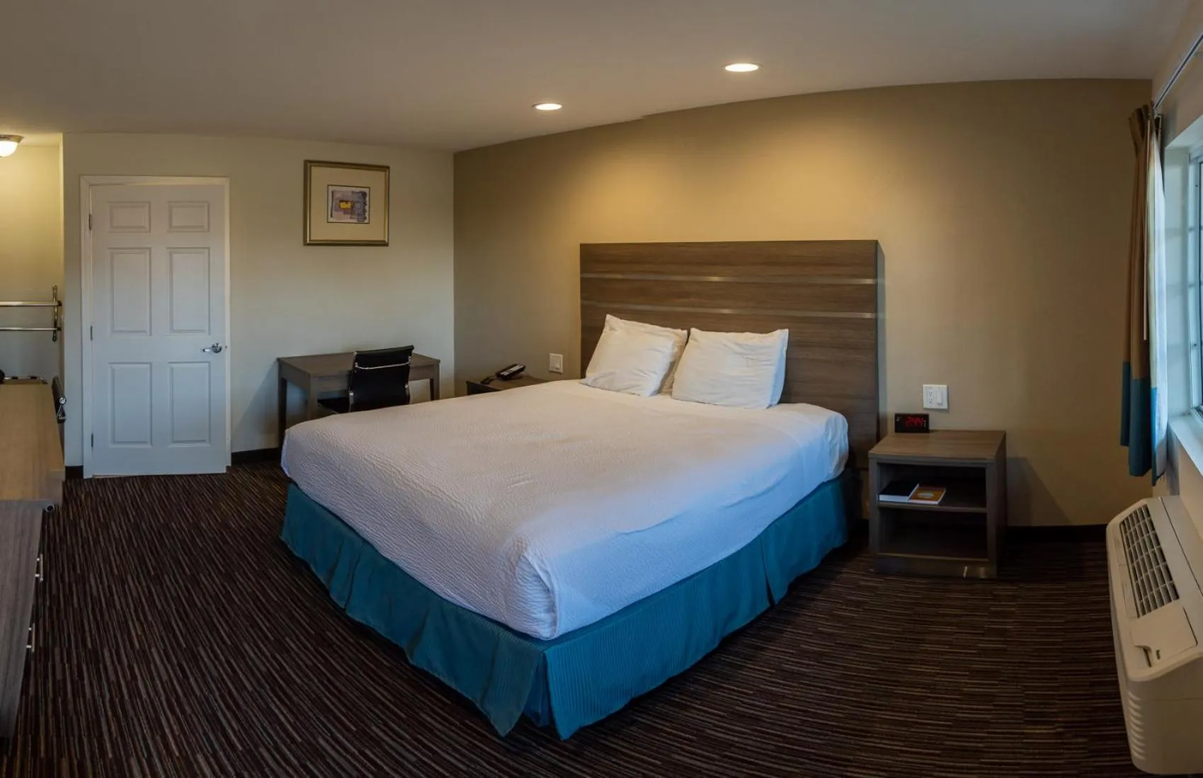 King Room - Accessible/Non-Smoking in Rodeway Inn Near University-Gateway to Yosemite