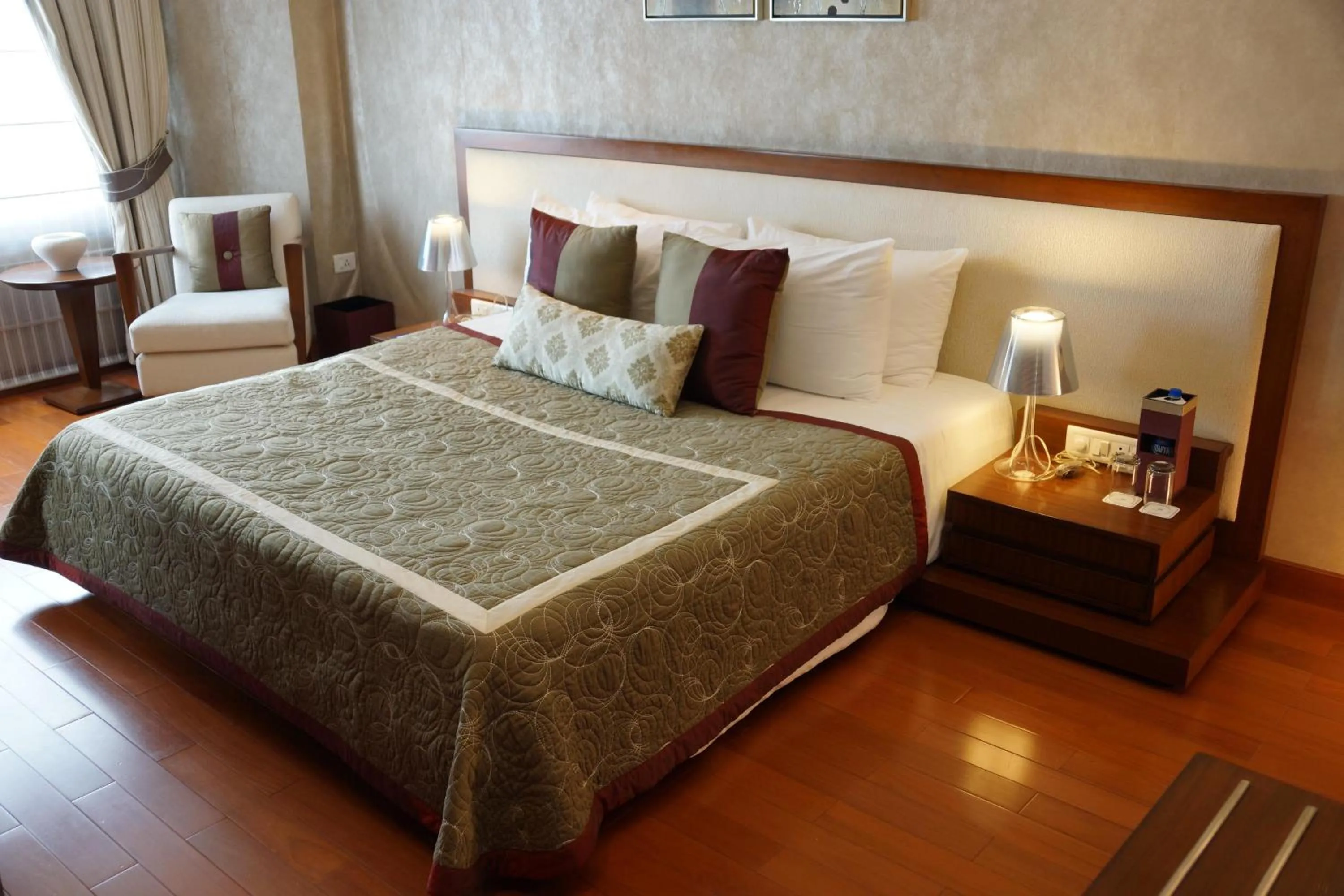 Deluxe Suite in Jaypee Vasant Continental