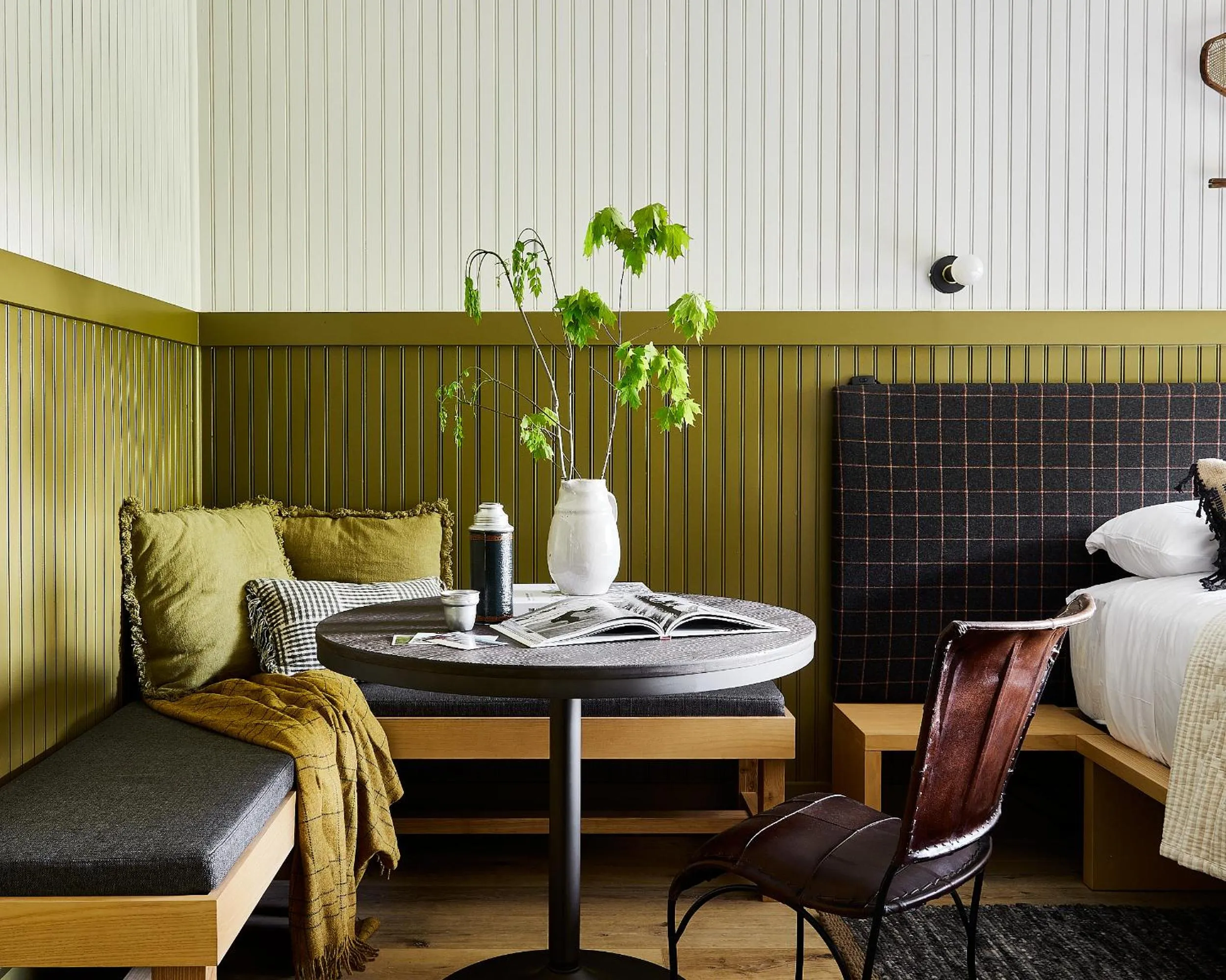 Deluxe King Room in A Hotel Inn Sunapee