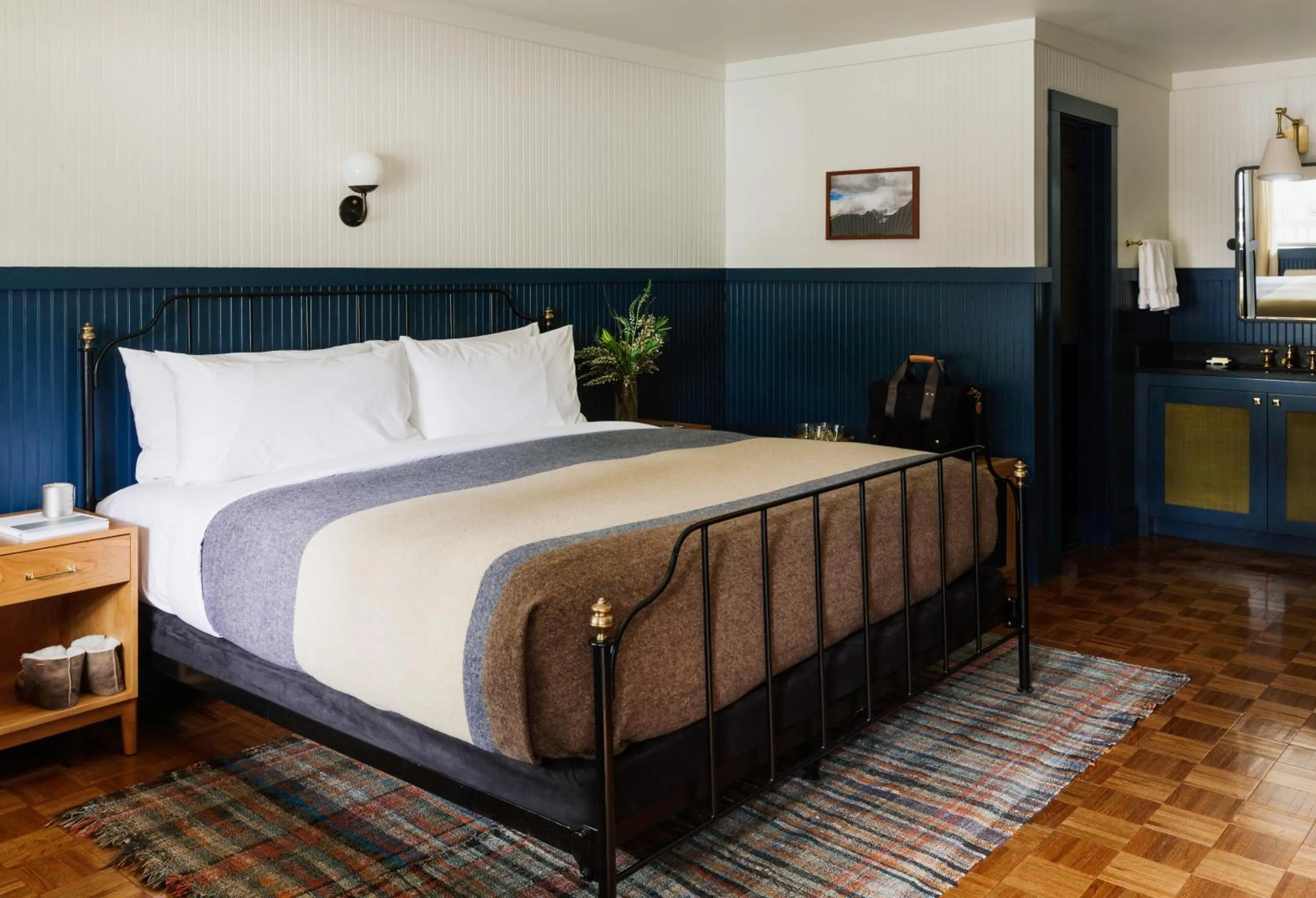 Standard King Room in Anvil Hotel