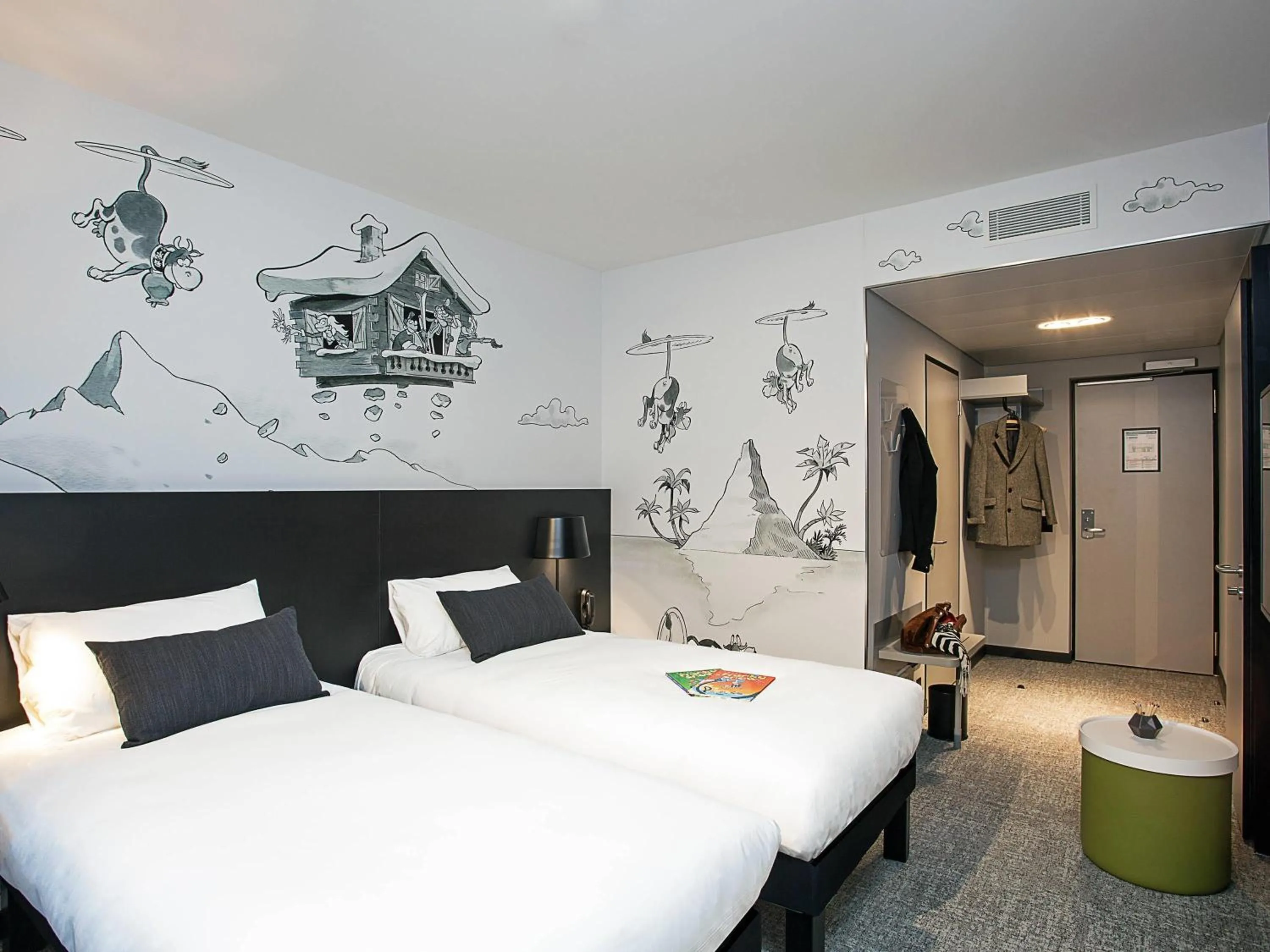 Standard Twin Room in ibis Styles Genève Carouge