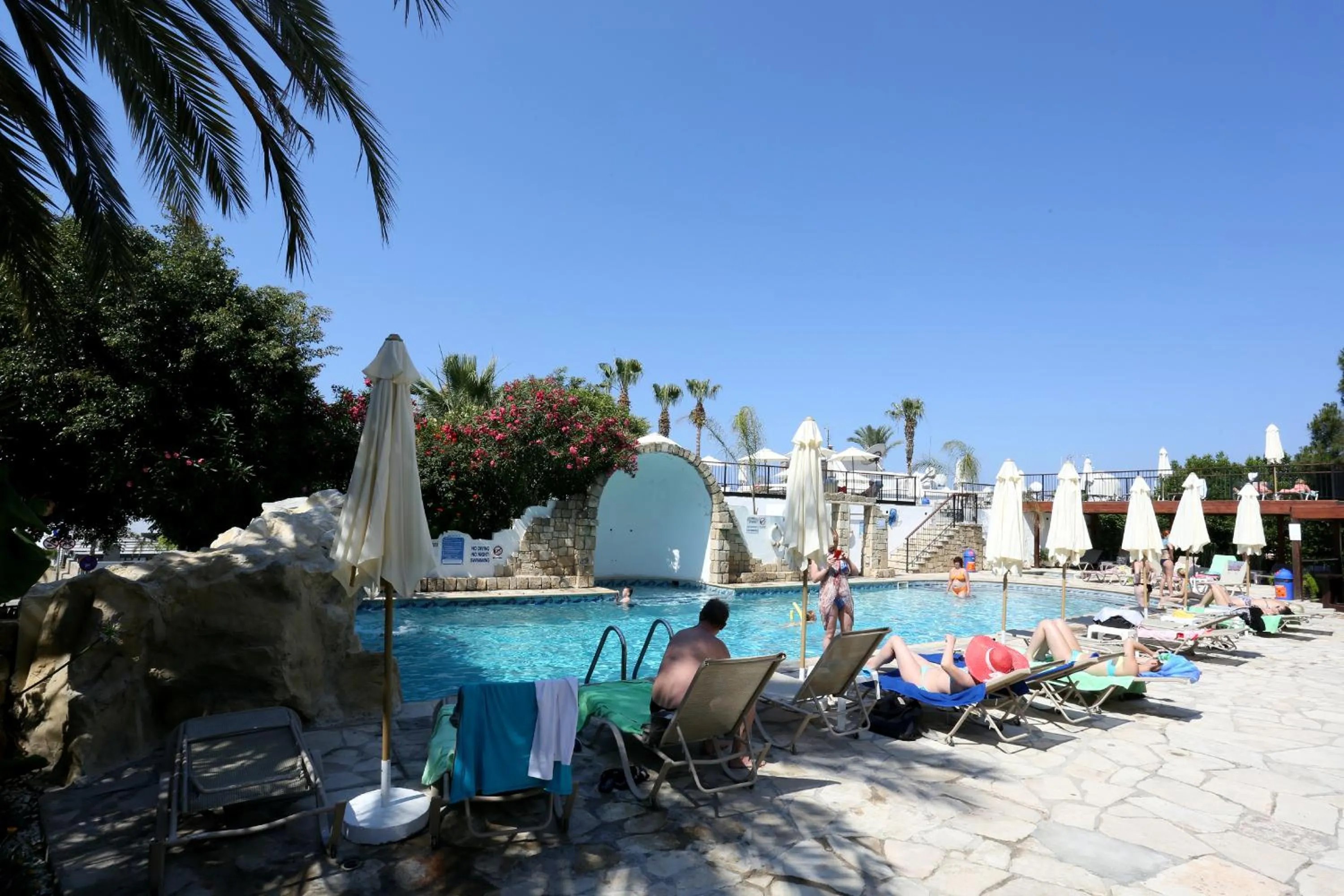 Swimming pool in Dionysos Central