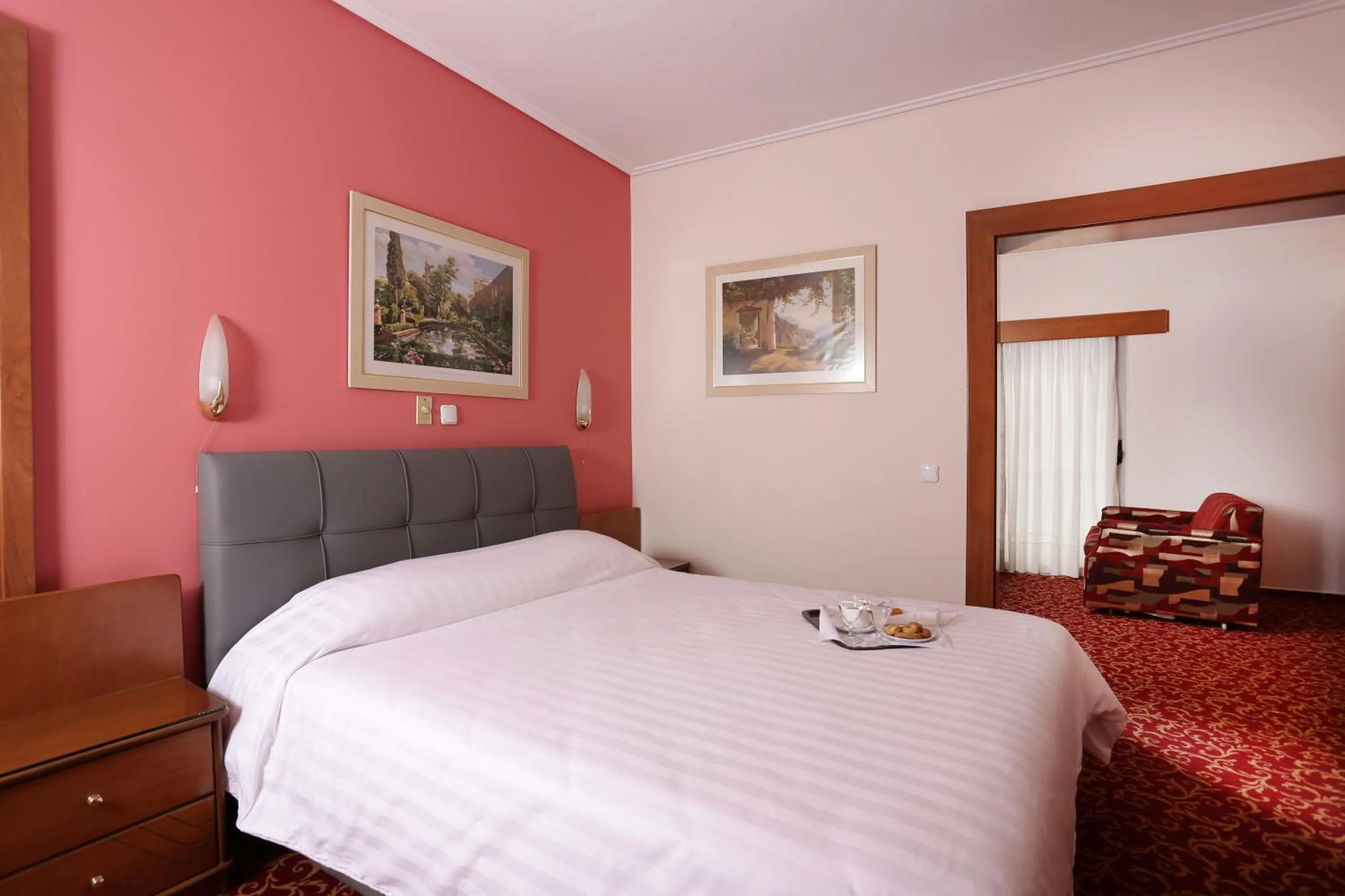 Deluxe Suite in Xenophon Hotel