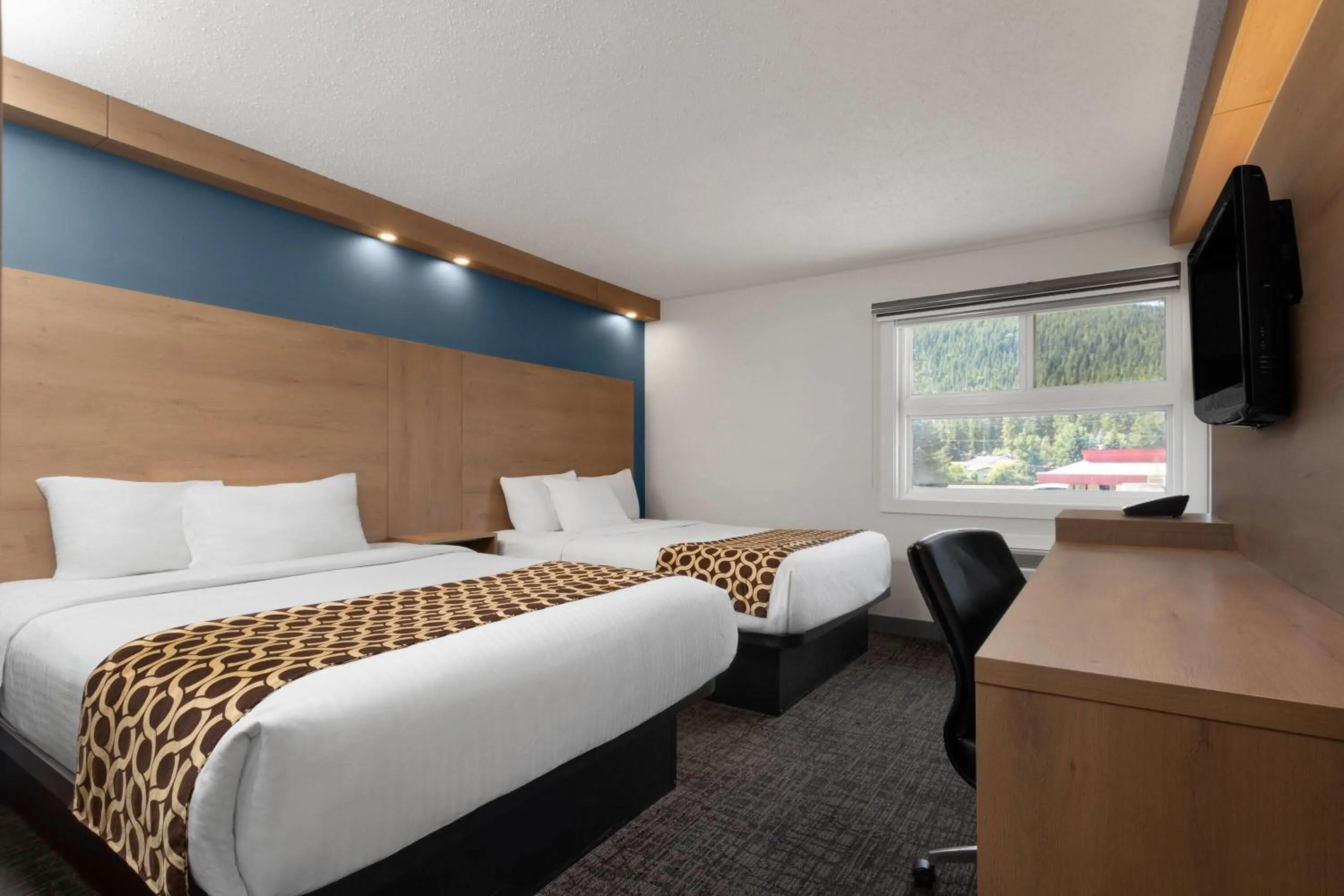 Queen Room with Two Queen Beds - Non-Smoking in Travelodge by Wyndham Blairmore