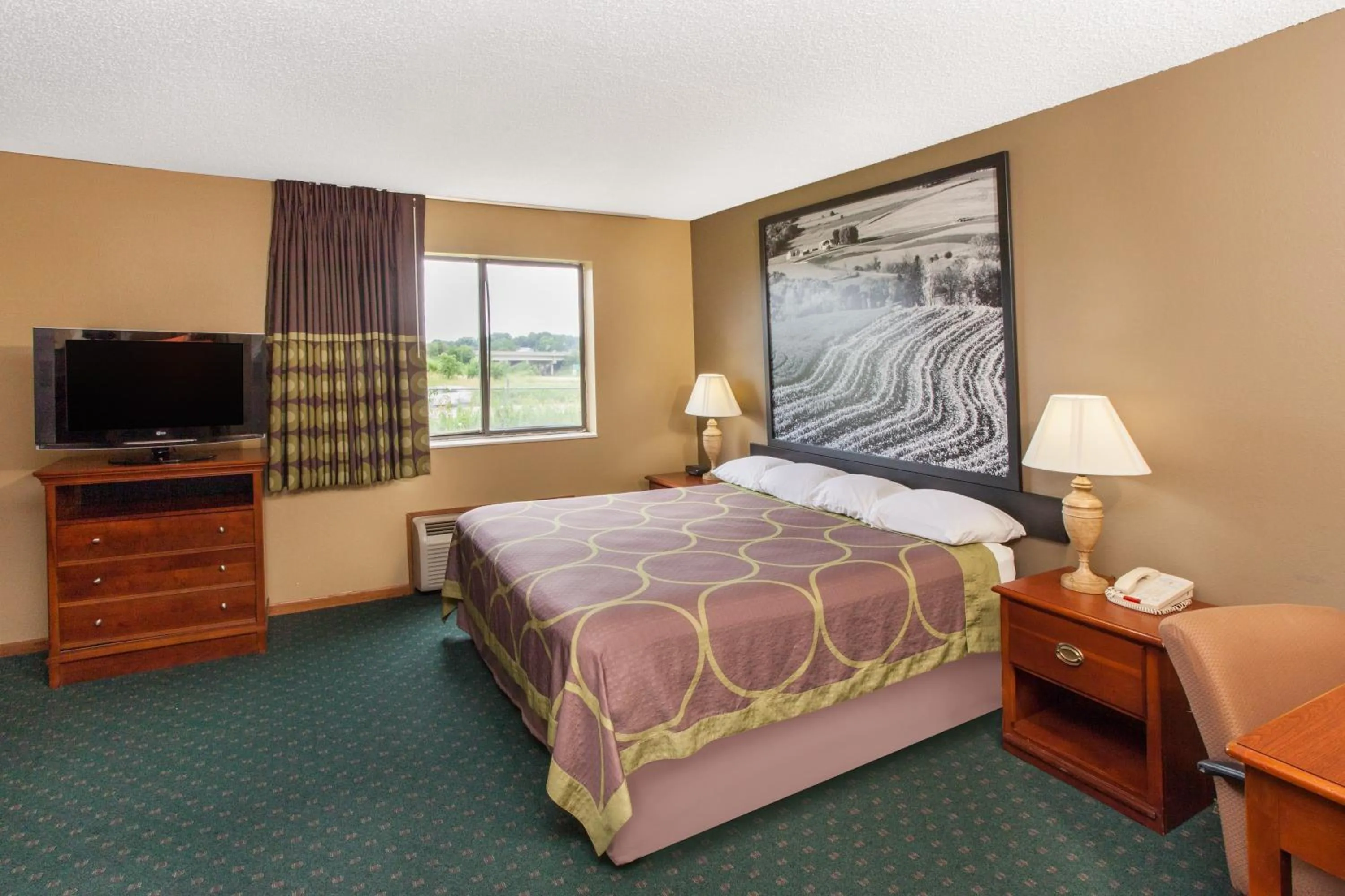Deluxe King Studio Suite - Non-Smoking in Super 8 by Wyndham Anamosa IA