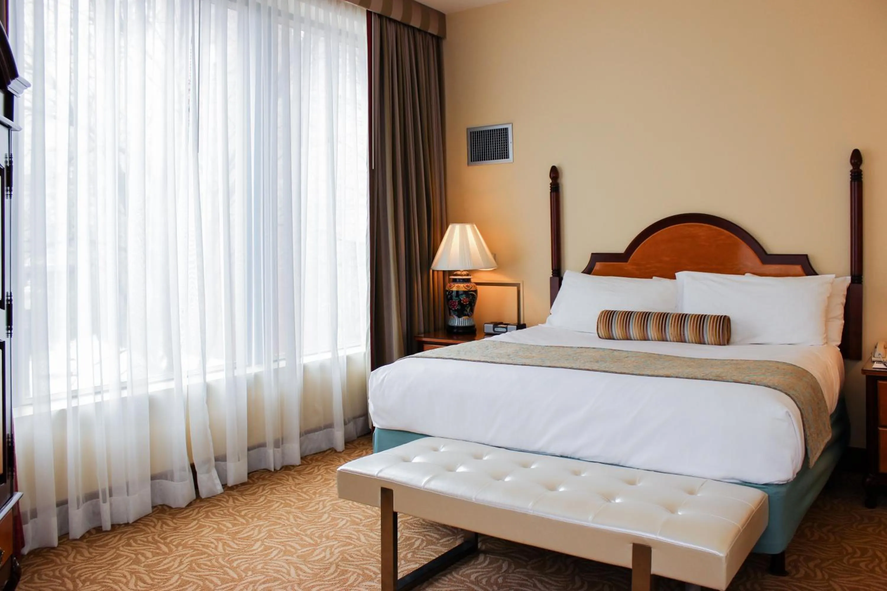 One-Bedroom Premier King Suite - Non-Smoking in Hotel Providence