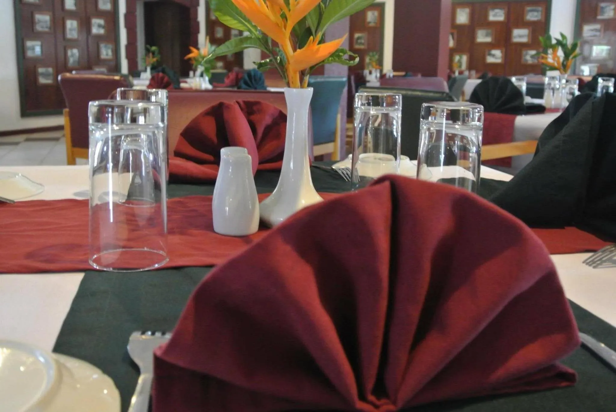 Restaurant/places to eat in Grand Eastern Hotel