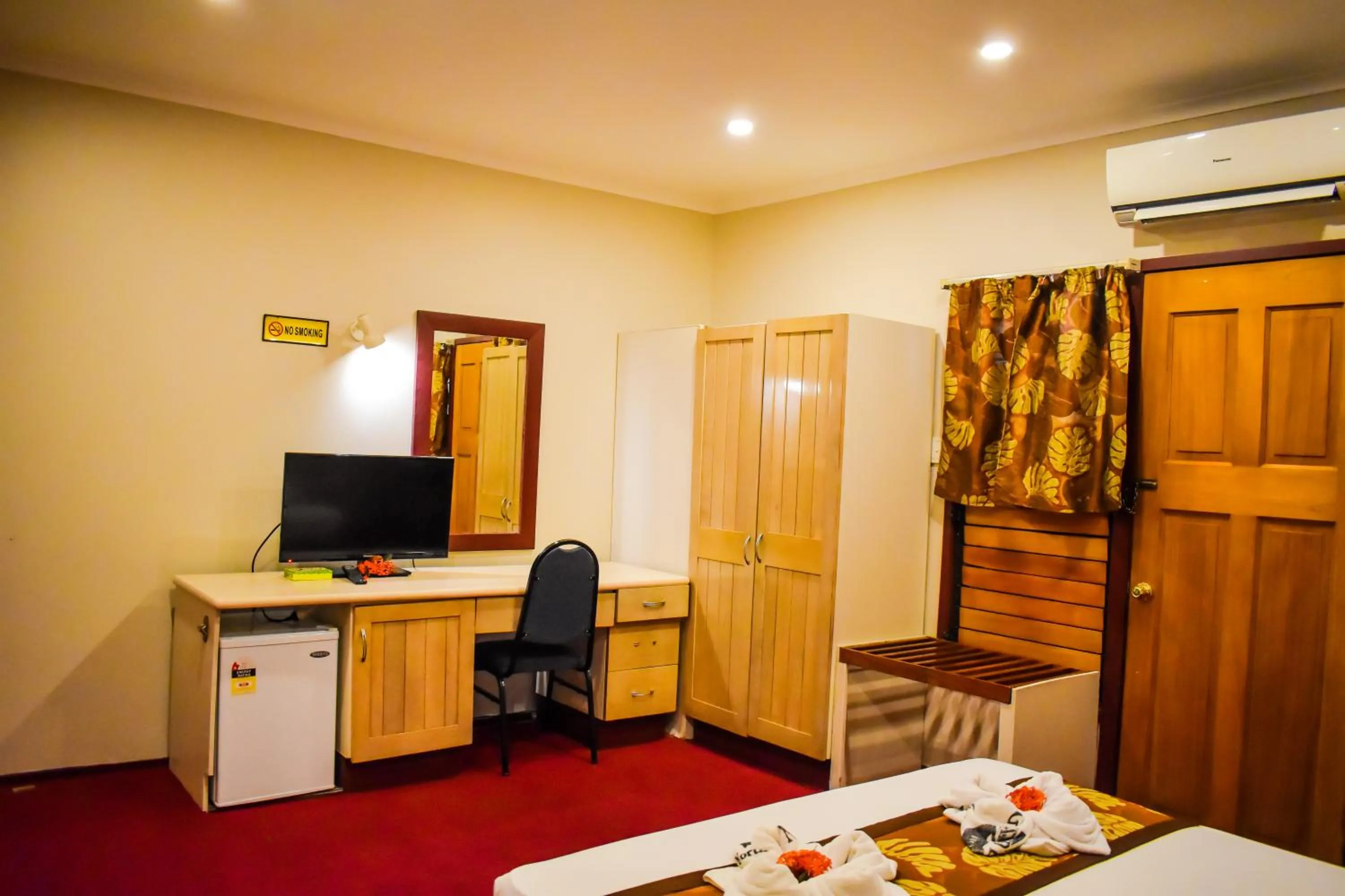 Queen Room with Balcony - single occupancy in Grand Eastern Hotel