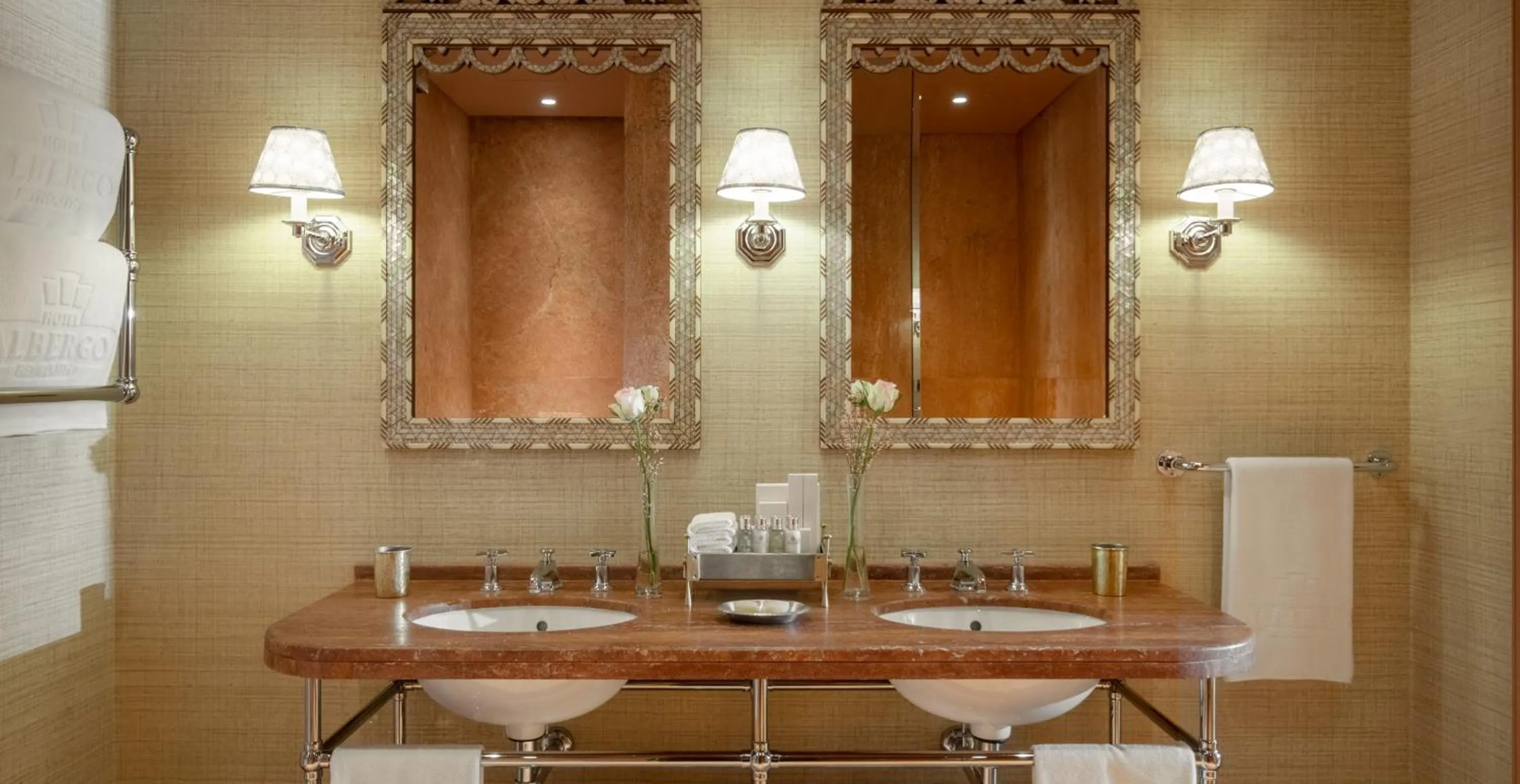  Grand Room in Albergo Hotel