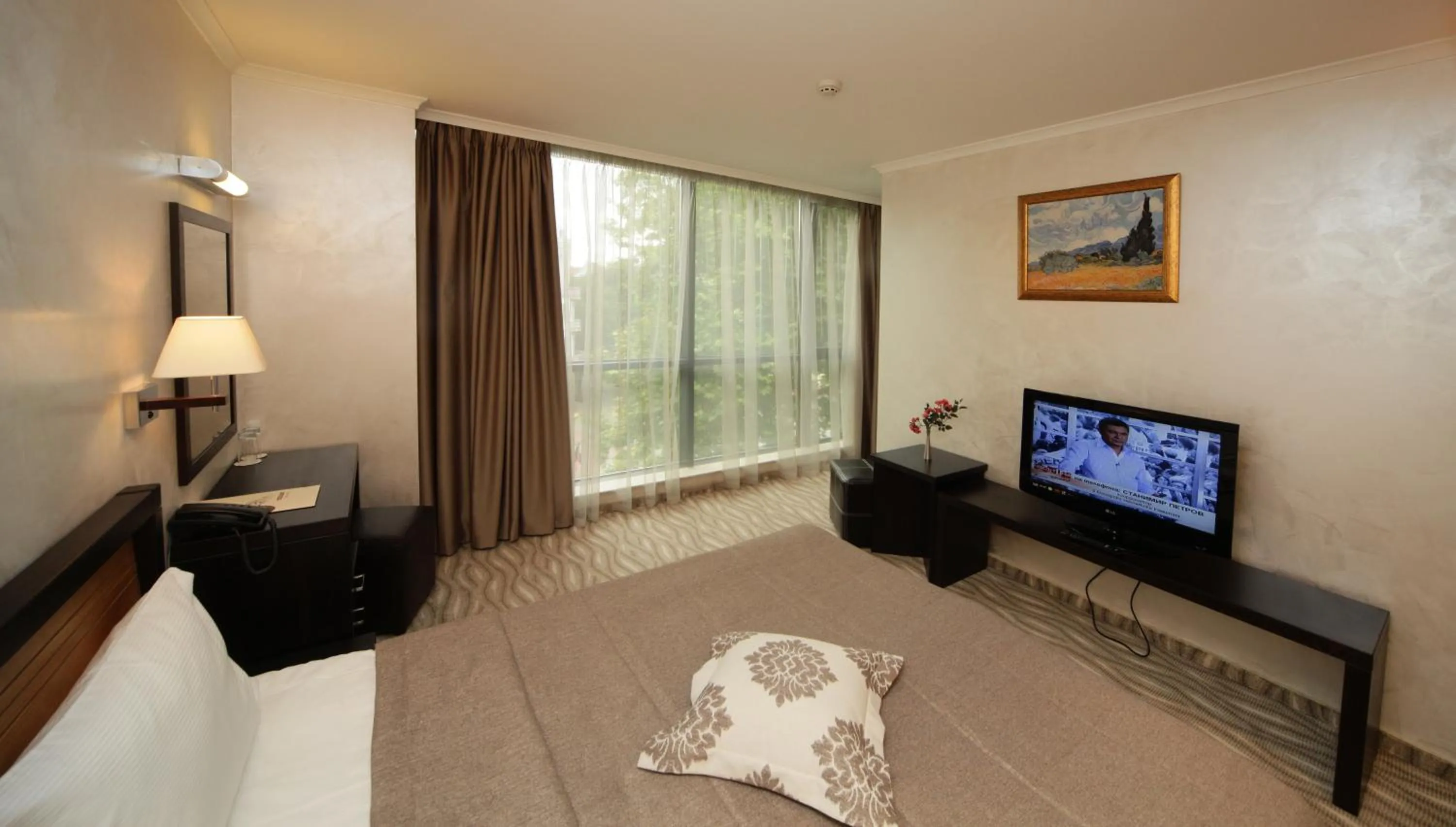 TV and multimedia, Bed in Efbet Hotel