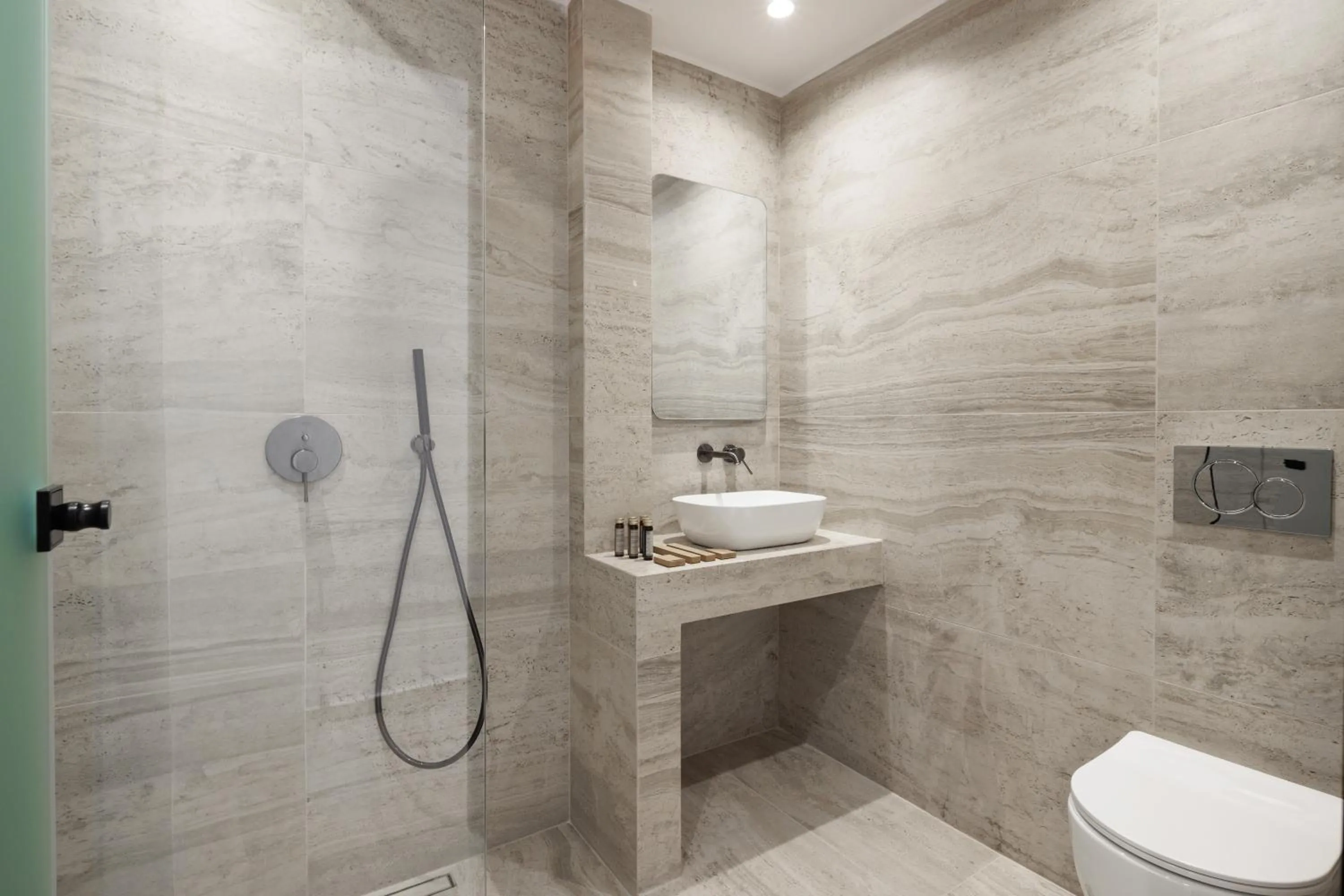 Shower in Hotel Sphinx