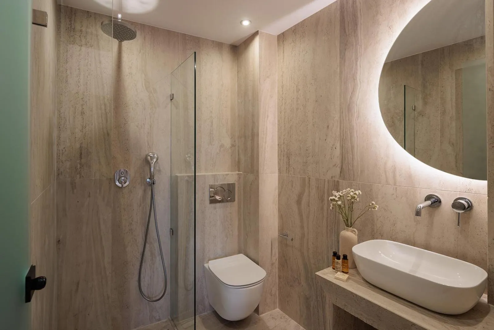 Shower in Hotel Sphinx