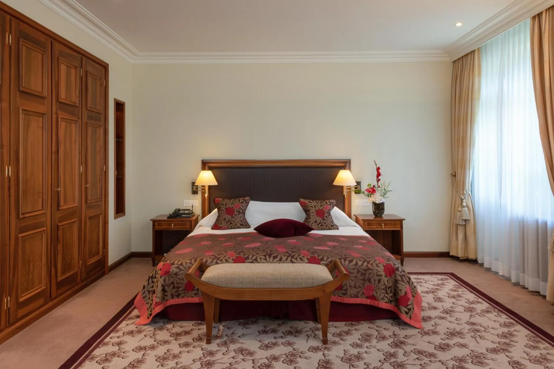 Suite with Lake View in Suvretta House