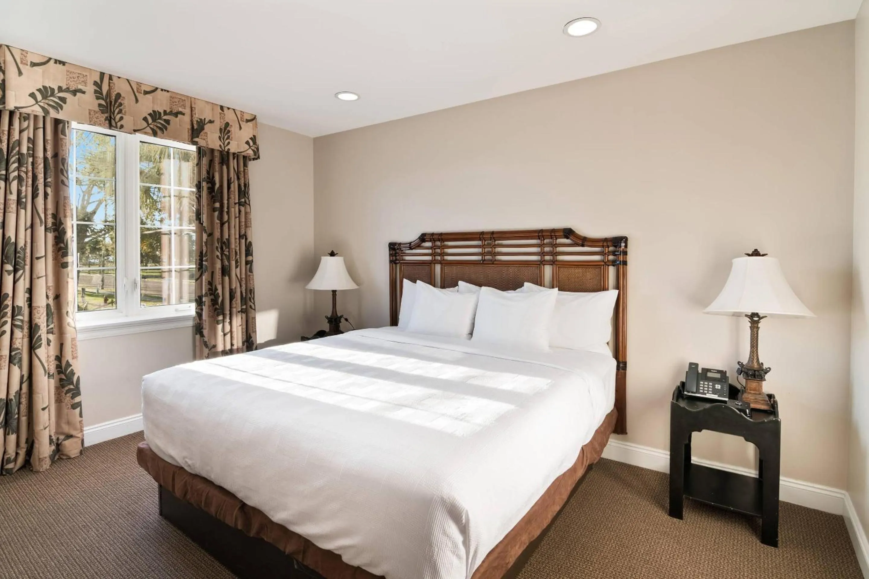 King Room - Upper Floor/Non-Smoking in The Port Inn - Port St Joe, an Ascend Collection Hotel