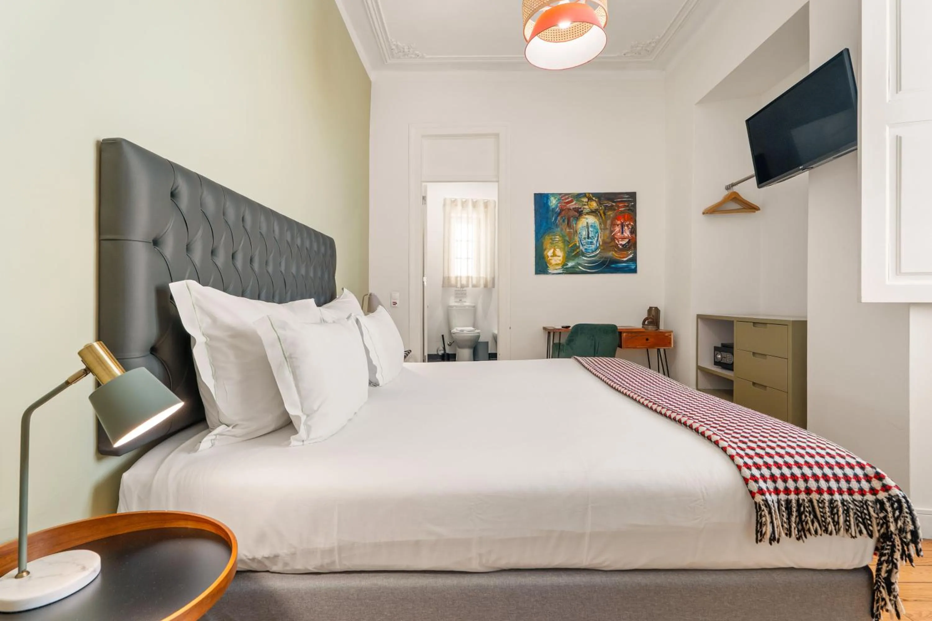 Double Room in Casa do Bairro by Shiadu