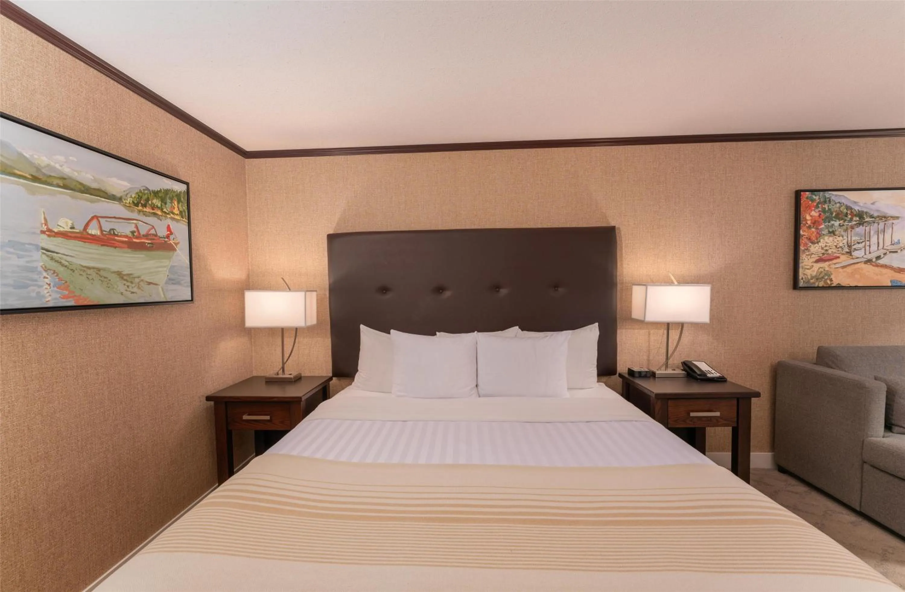 King Room with Sofa Bed and Lake View - Non-Smoking in Prestige Lakeside Resort, WorldHotels Elite