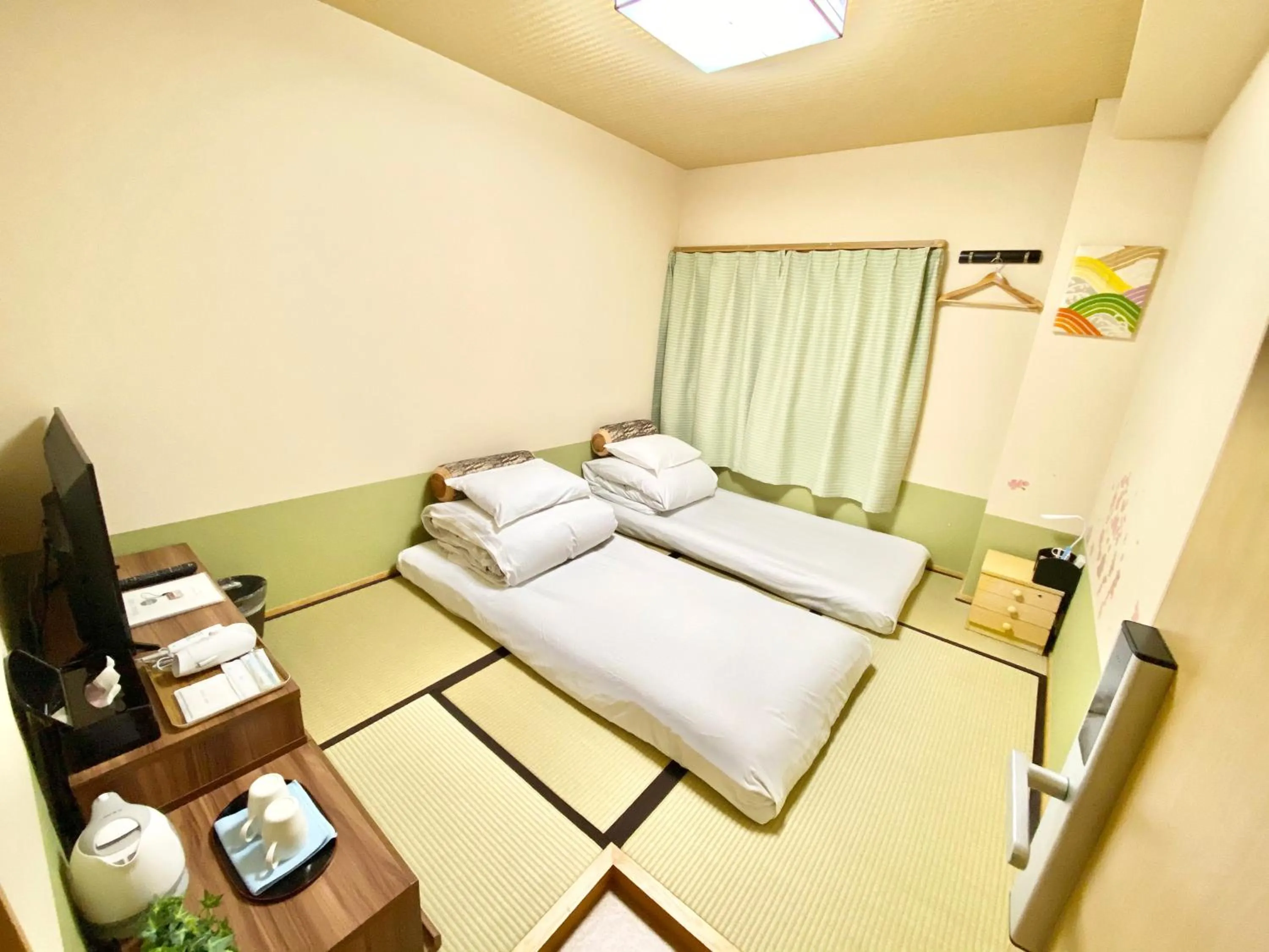 Twin Room with Shared Bathroom - single occupancy in GuestHouse017徳島個室 飲食街中心 阿波踊り会館7分 文理&徳島大学 アスティとくしま車8分