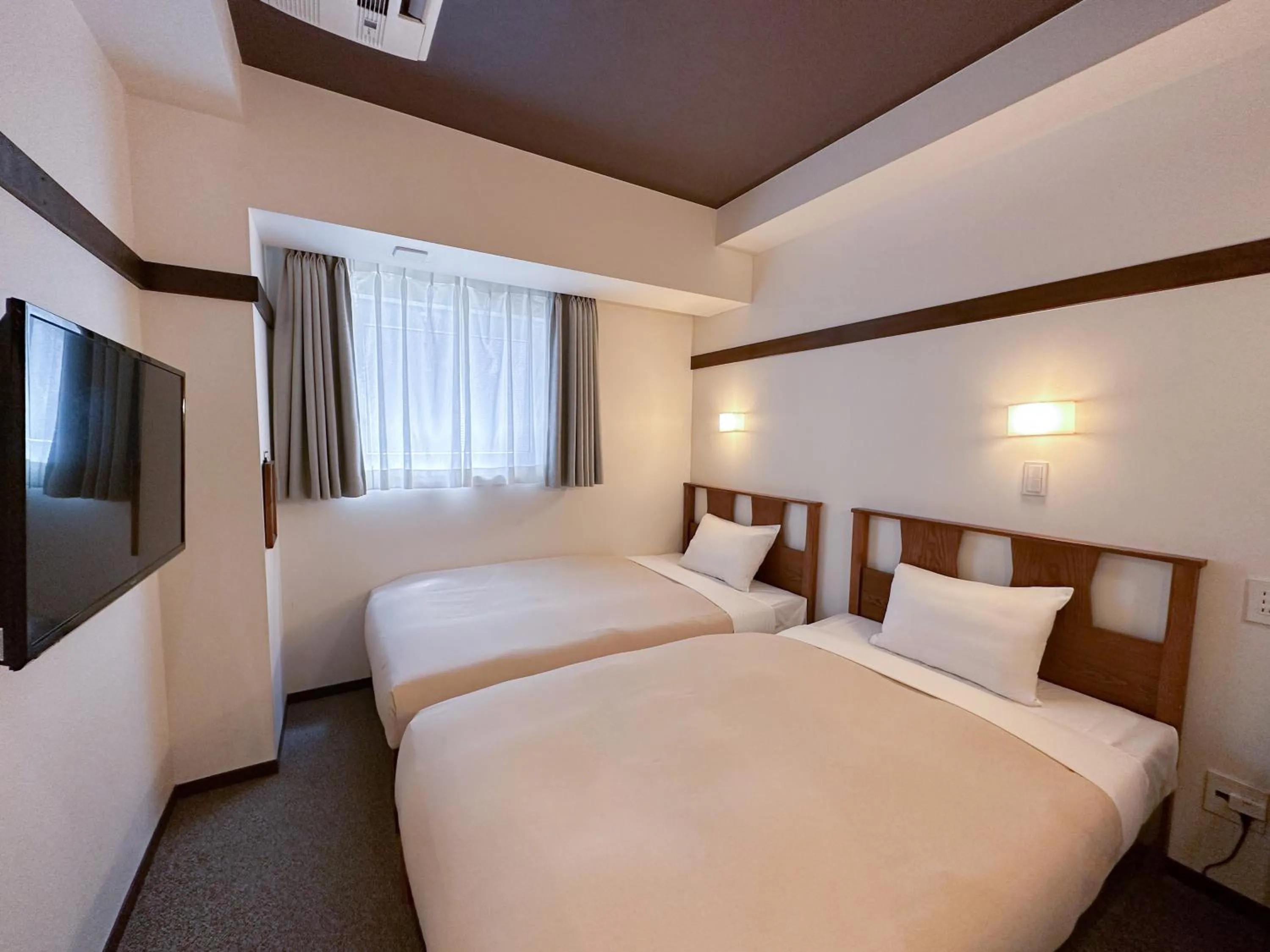Photo of the whole room, Bed in The OneFive Tokyo Shibuya