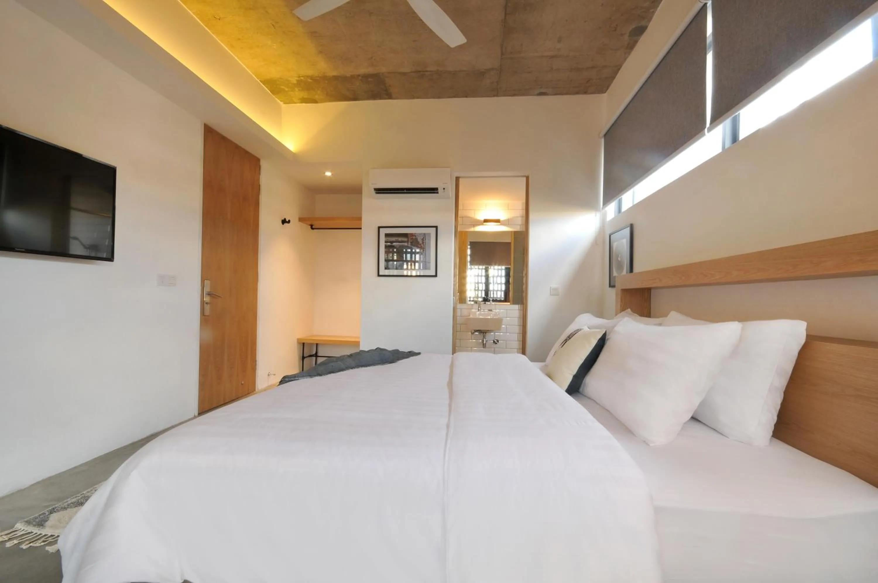 Deluxe King Room in The Nest House