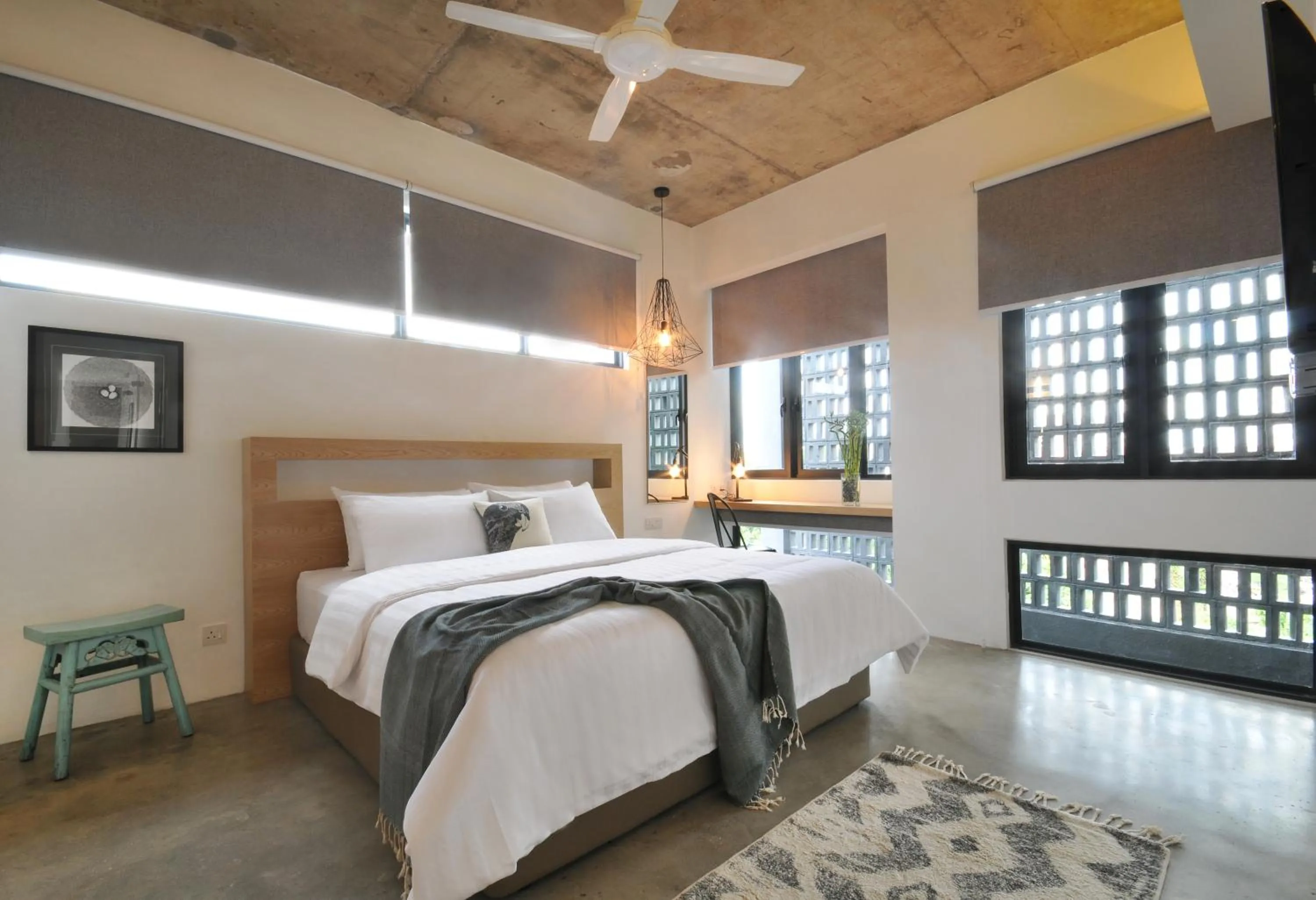 Deluxe King Room in The Nest House