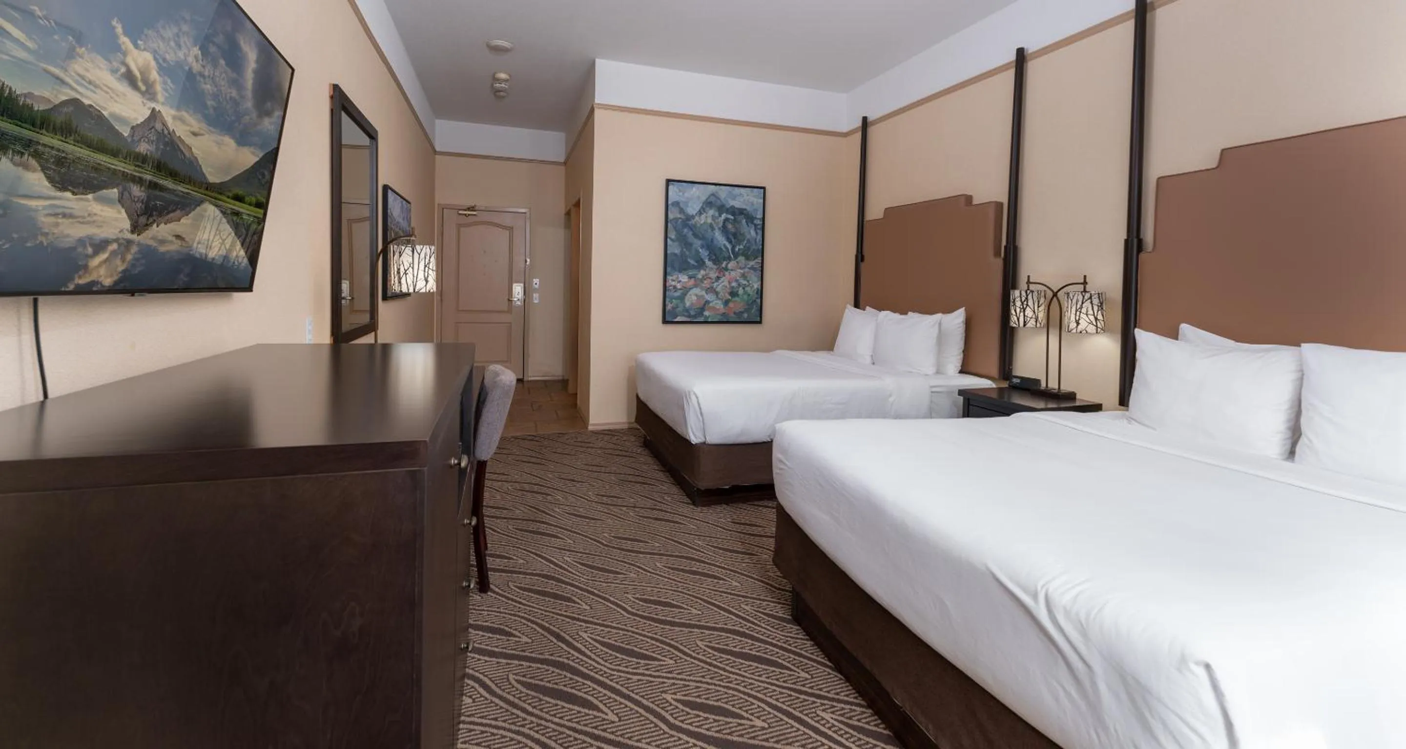 Deluxe Queen Room with Two Queen Beds - Pet-Friendly in Prestige Inn Golden