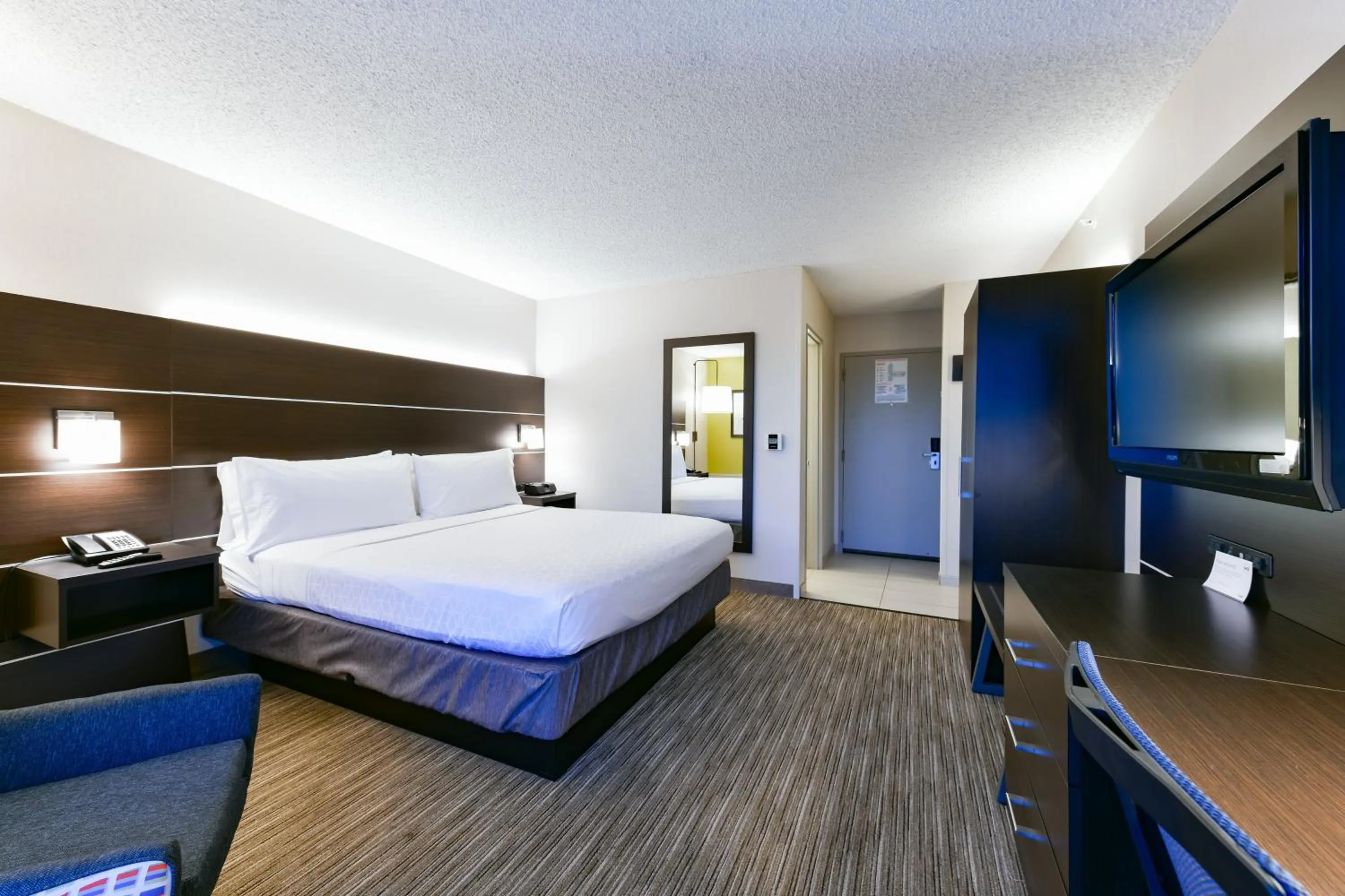 King Room with Mountain View in Holiday Inn Express Mill Valley San Francisco Area by IHG