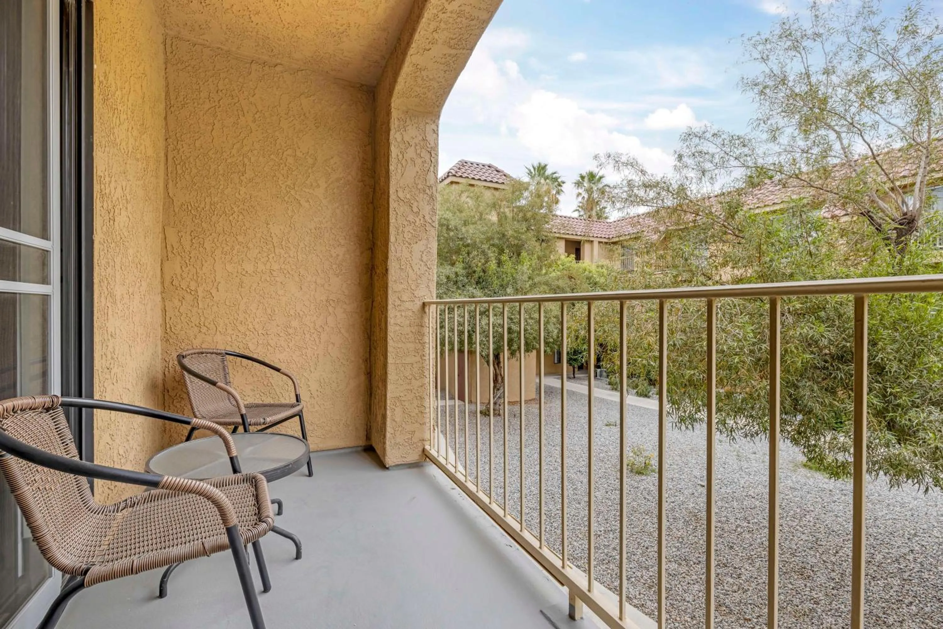 King Room - Non-Smoking in Best Western Plus Palm Desert Resort