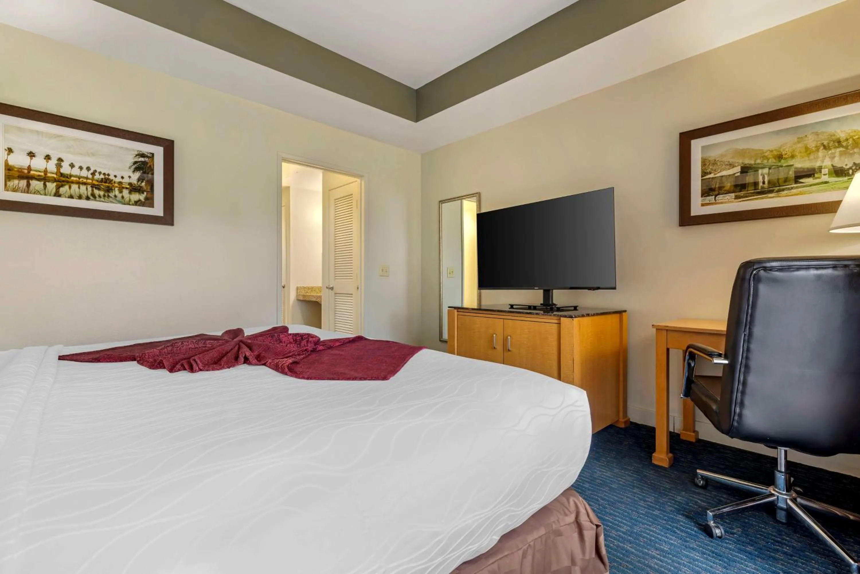 King Suite - Non-Smoking in Best Western Plus Palm Desert Resort