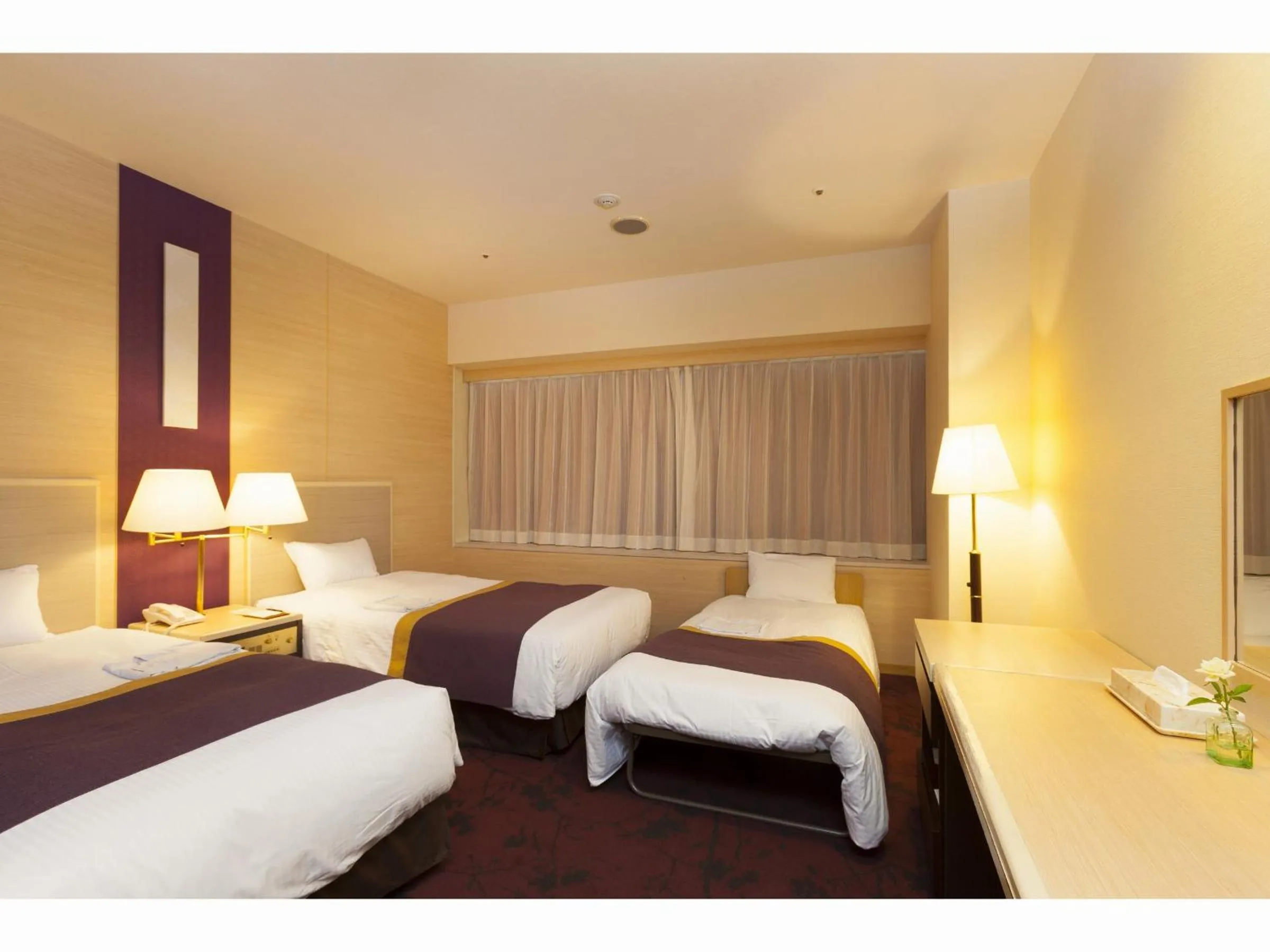 Triple Room in Chofu Creston Hotel