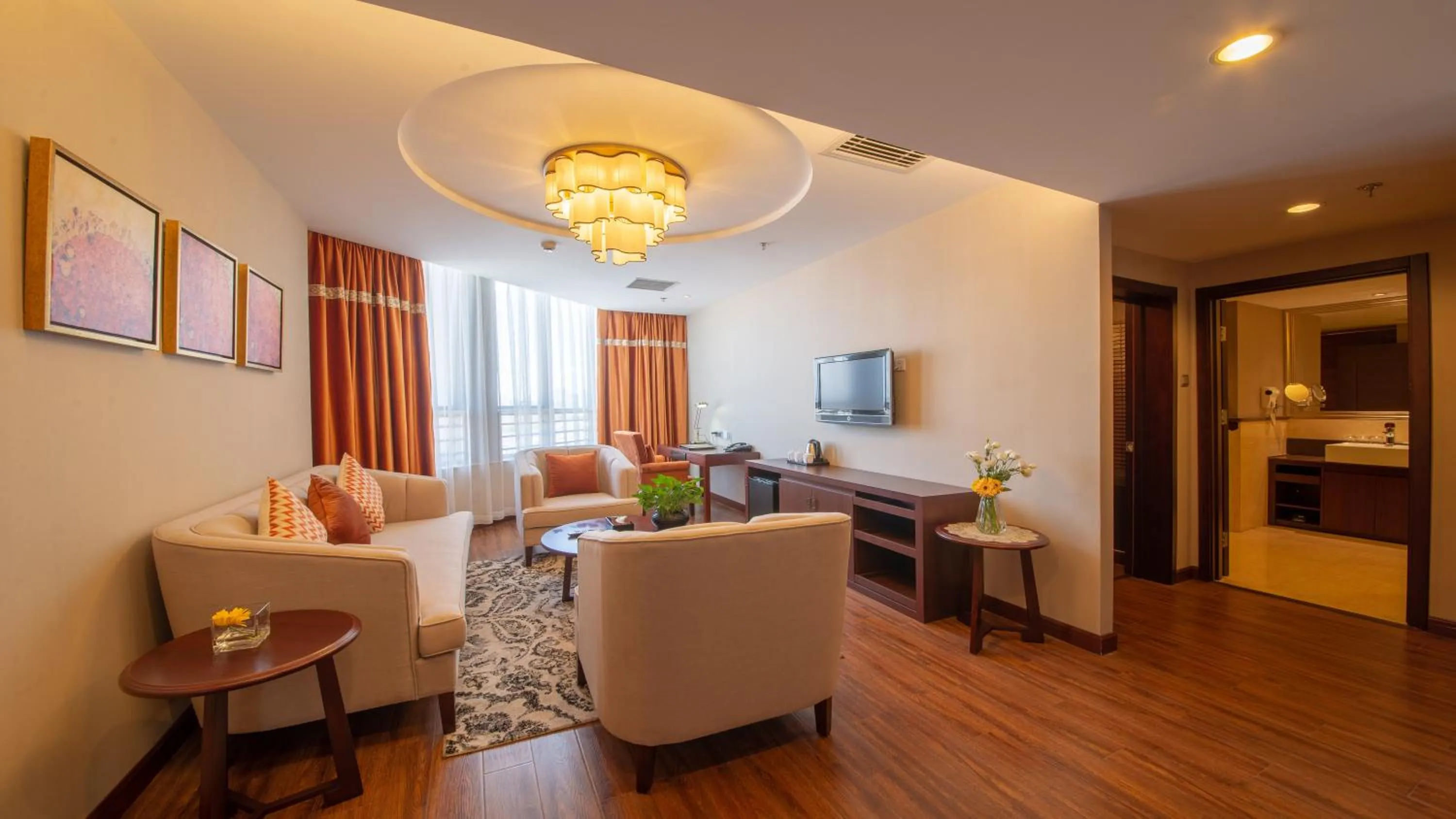 Living room in Beijing Sunflower Hotel--Beijing Universal Studios Resort