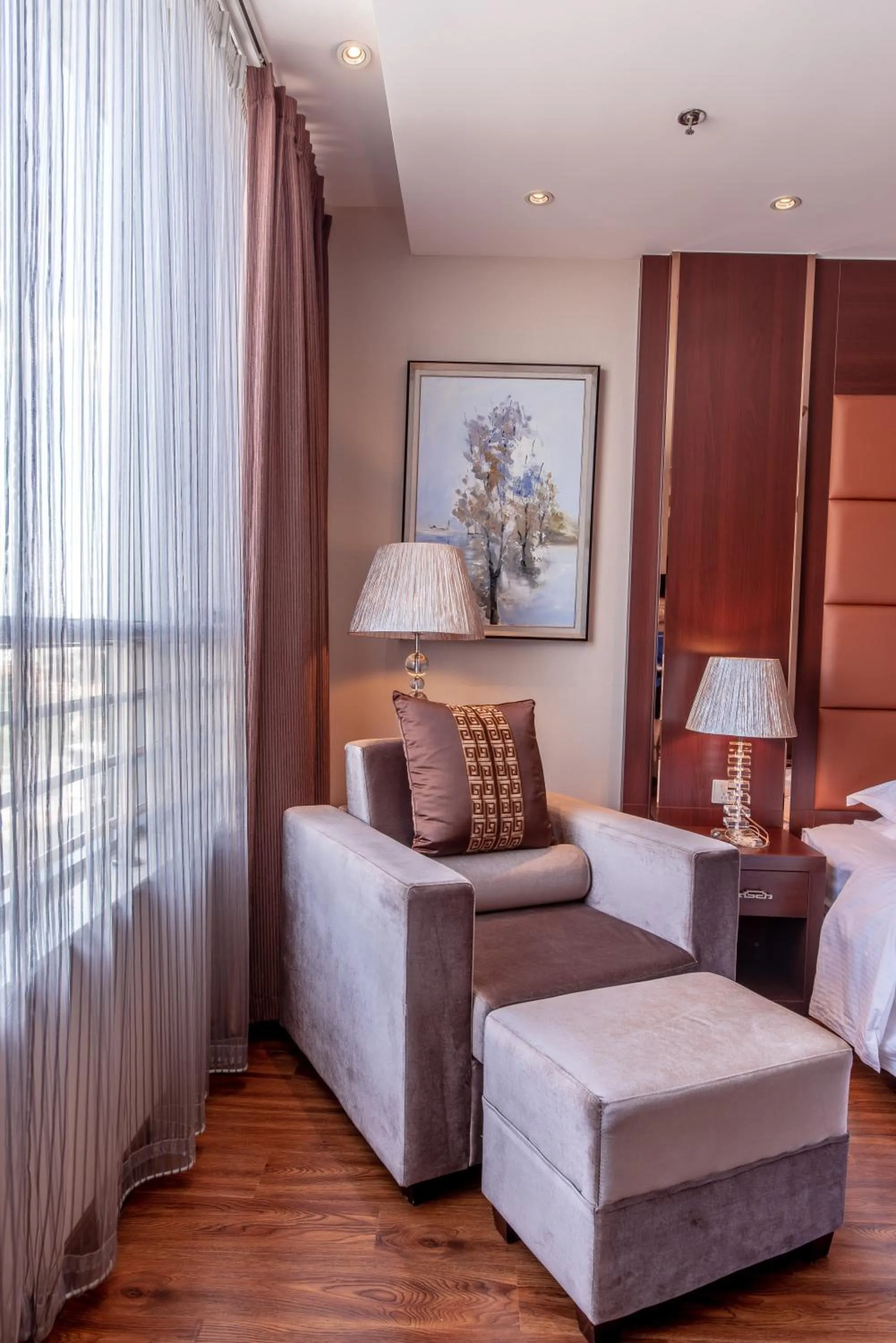 Photo of the whole room, Bed in Beijing Sunflower Hotel--Beijing Universal Studios Resort