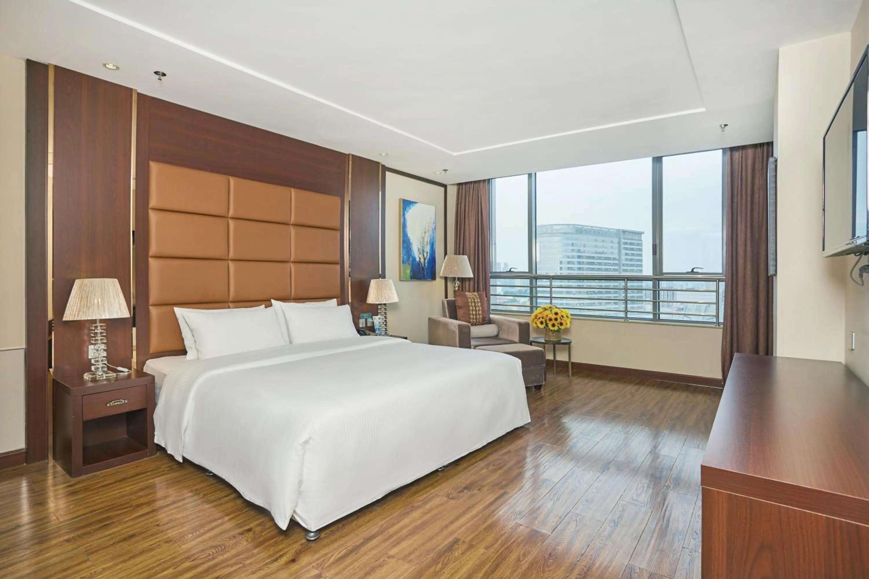 Photo of the whole room, Bed in Beijing Sunflower Hotel--Beijing Universal Studios Resort