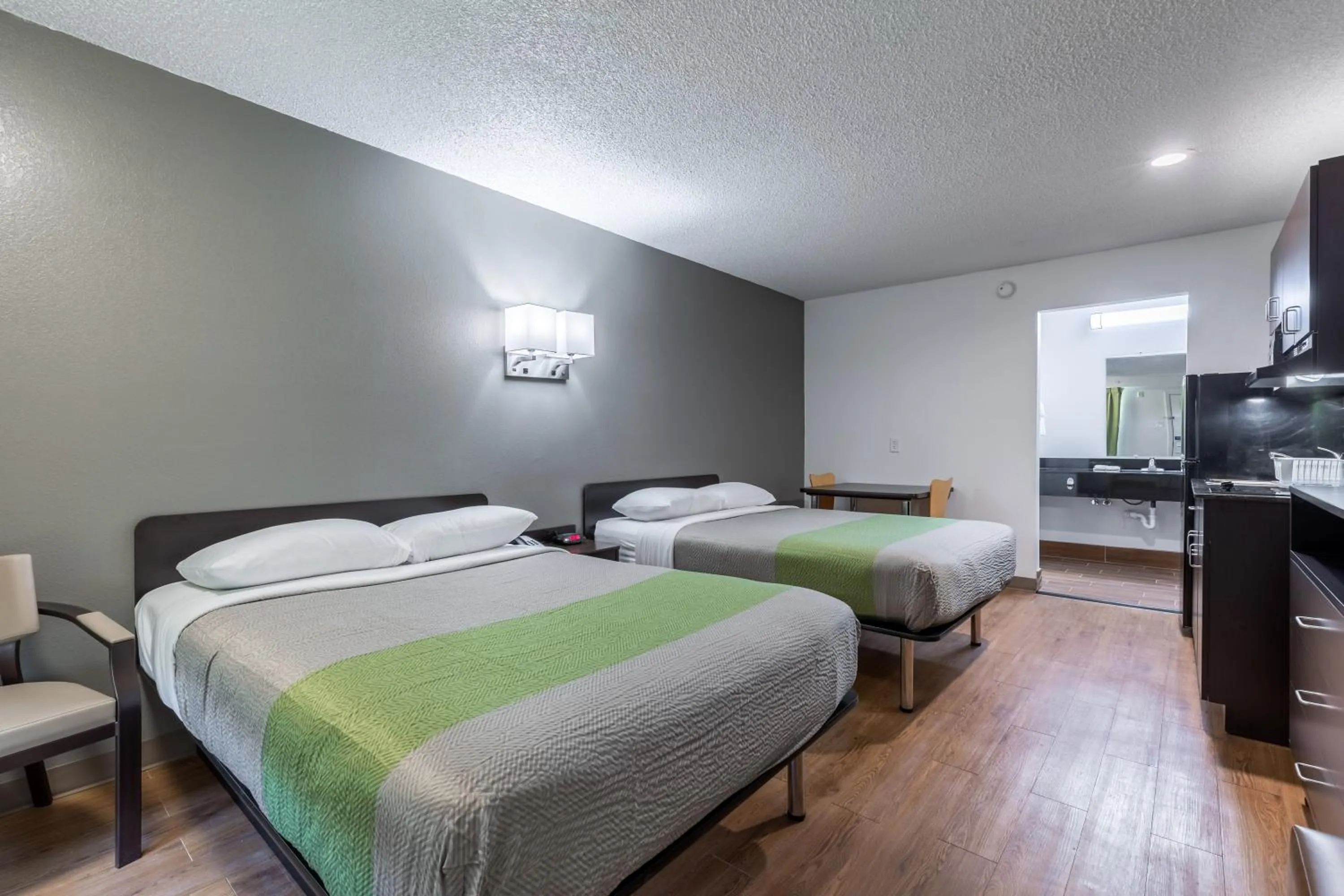 Quadruple Room - Non-Smoking in Studio 6-Bryan, TX - University Area