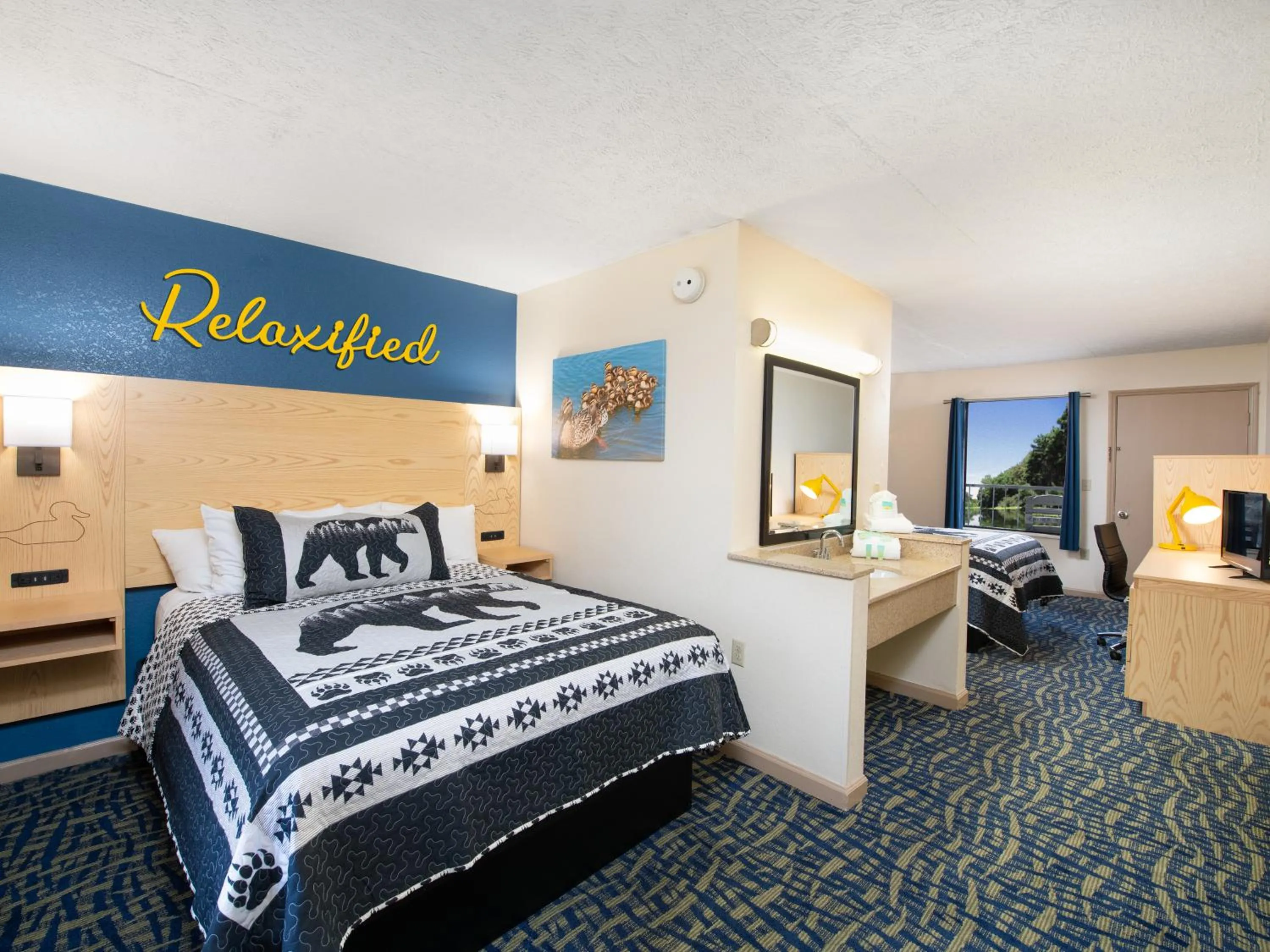 Queen Room with Two Queen Beds and Balcony in Creekstone Inn