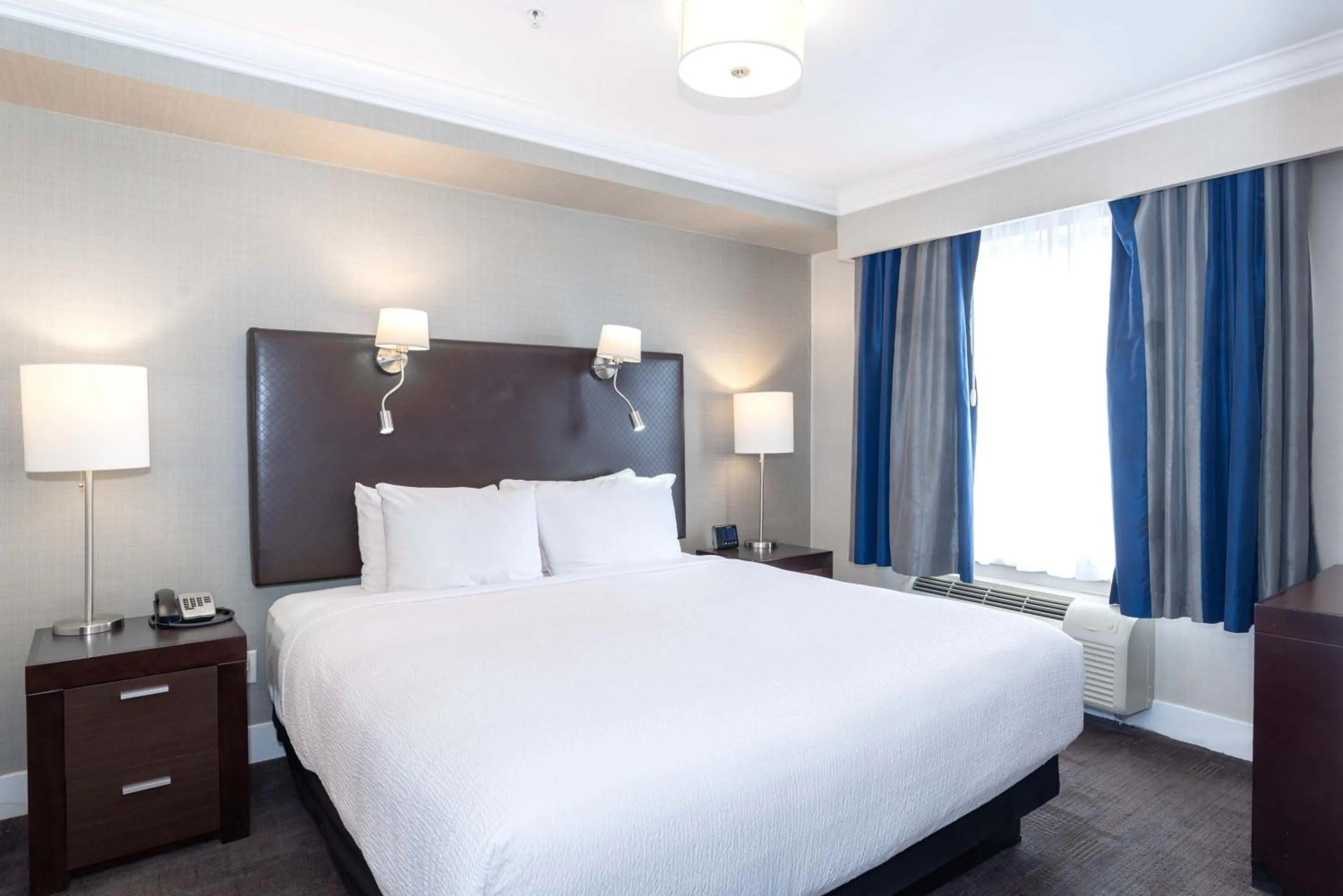 Standard Suite, 1 King Bed, Sofa Bed, Kitchen in Sandman Signature Langley Hotel