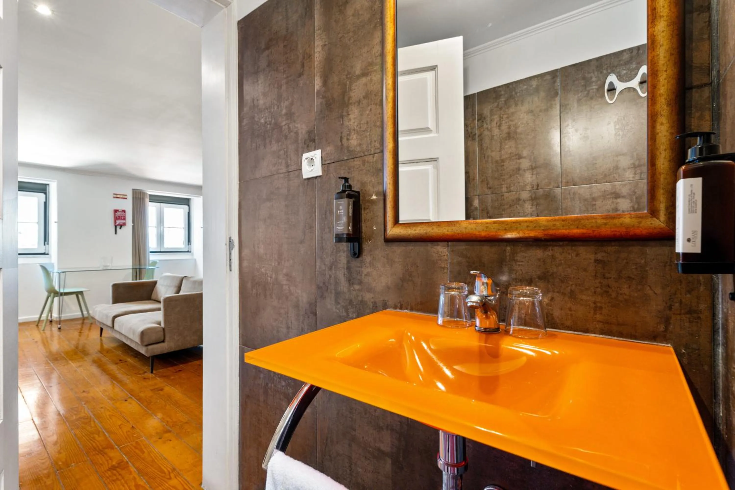 One-Bedroom Apartment in Casa do Patio by Shiadu