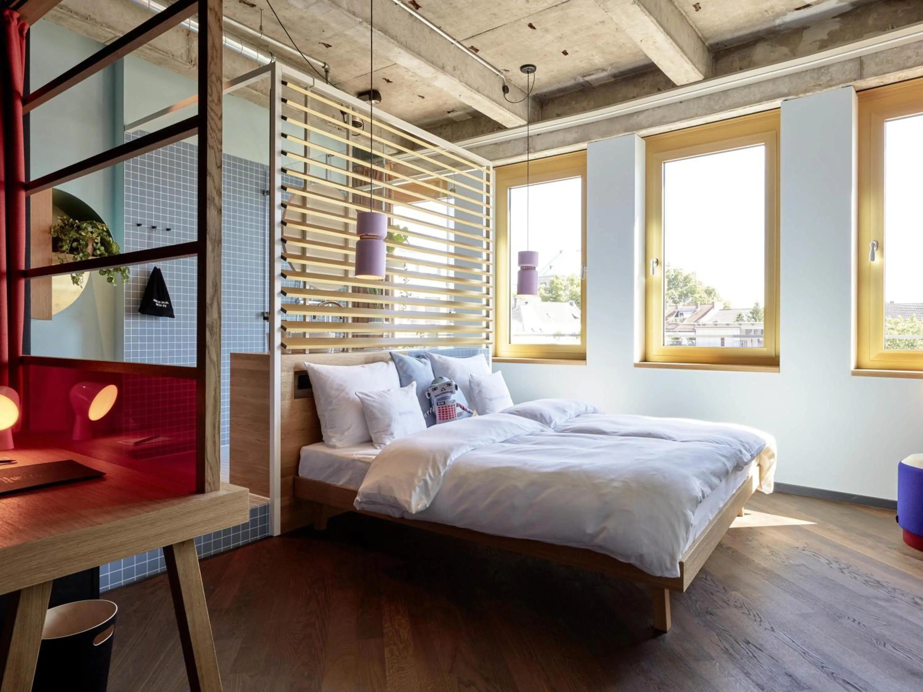 Large in 25hours Hotel The Circle