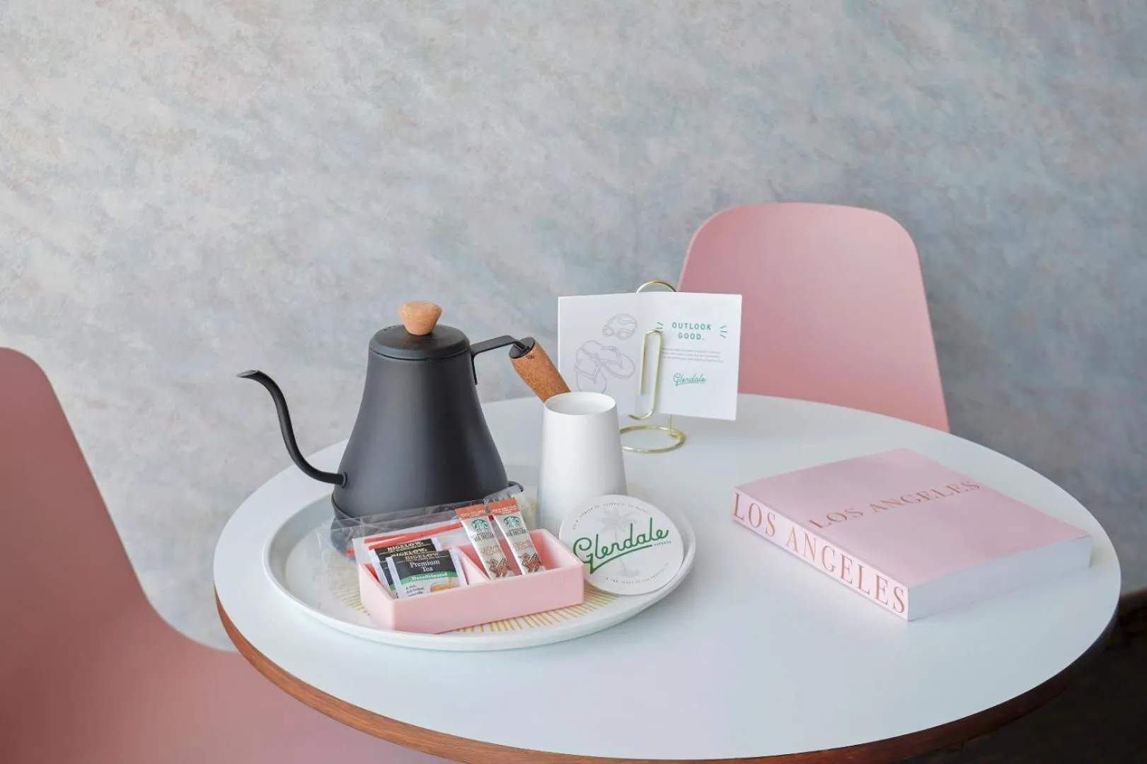 Standard Queen Room in Glendale Express Hotel Los Angeles