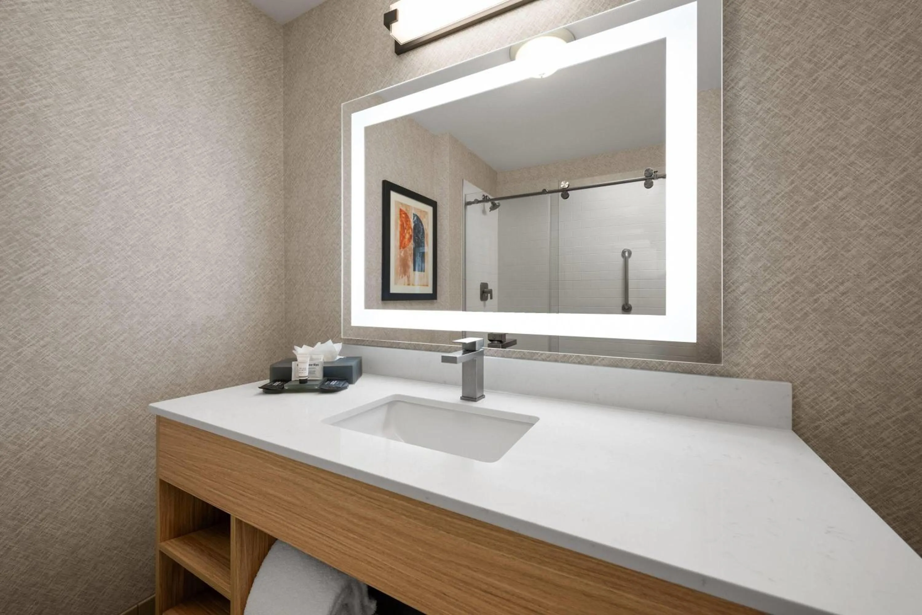 Executive Queen Room with Two Queen Beds - Non-Smoking in La Quinta by Wyndham Paso Robles