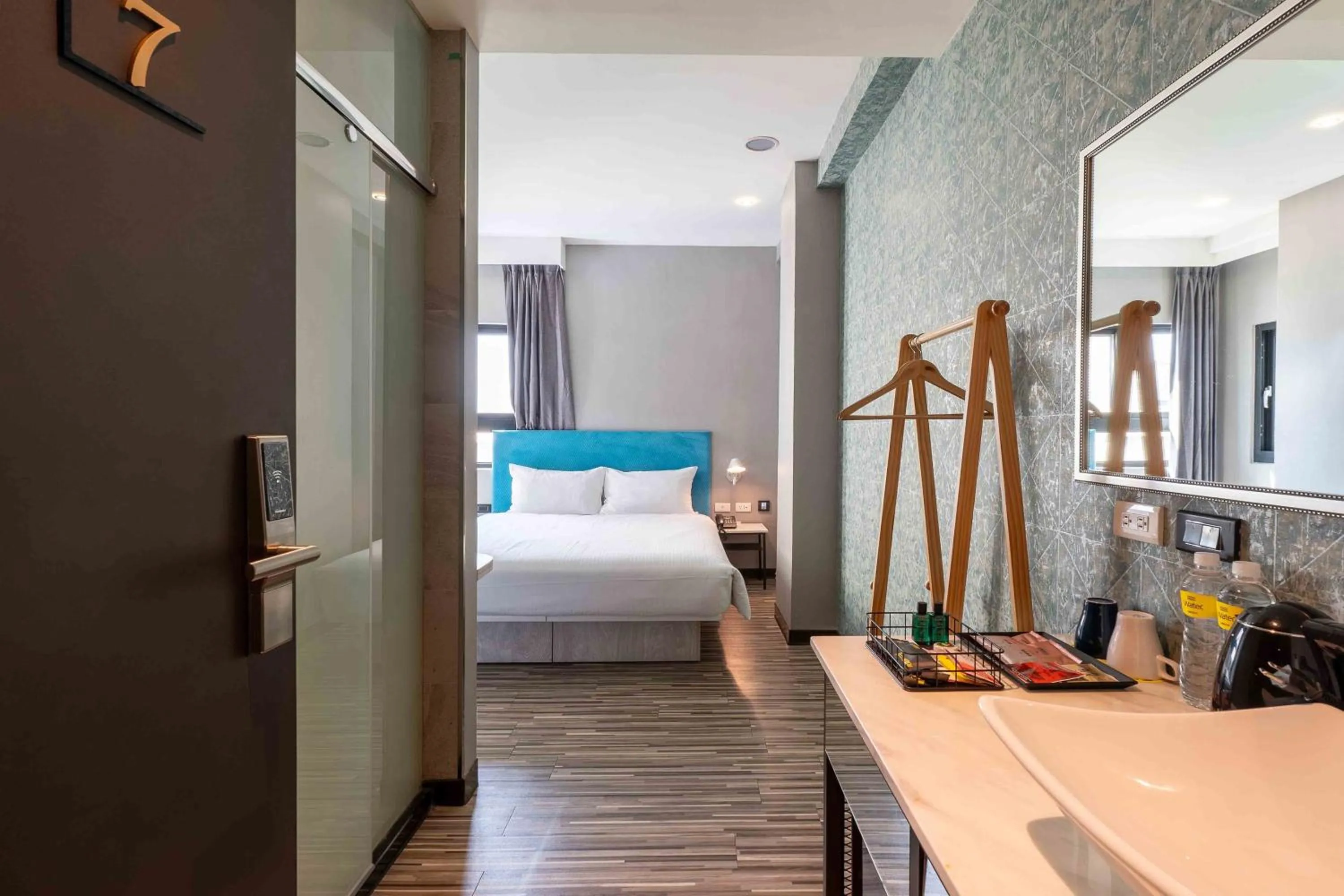 Standard Double Room in CHECK inn Taichung Ziyou