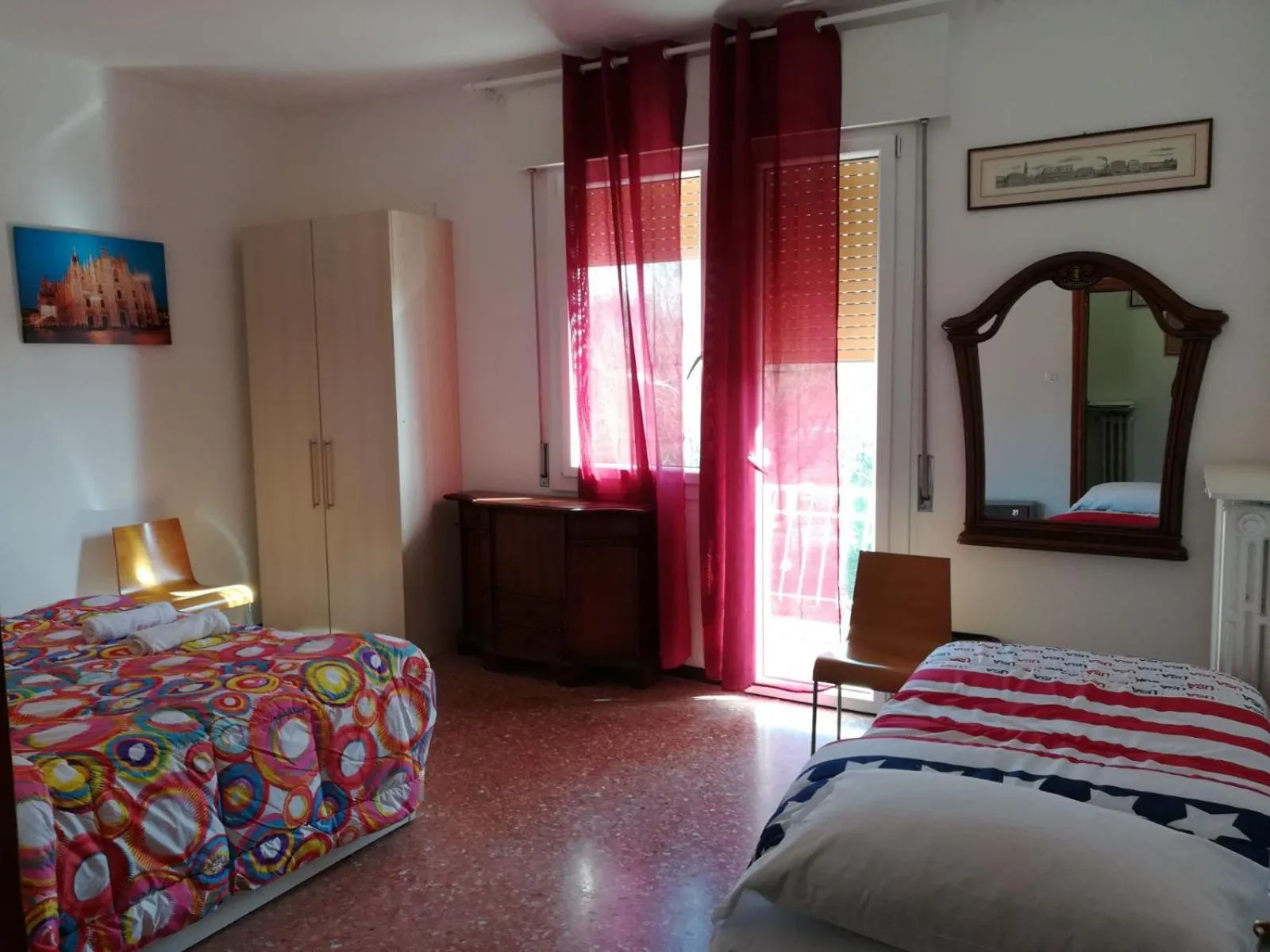 Triple Room with Balcony and Shared Bathroom in Venice Park House