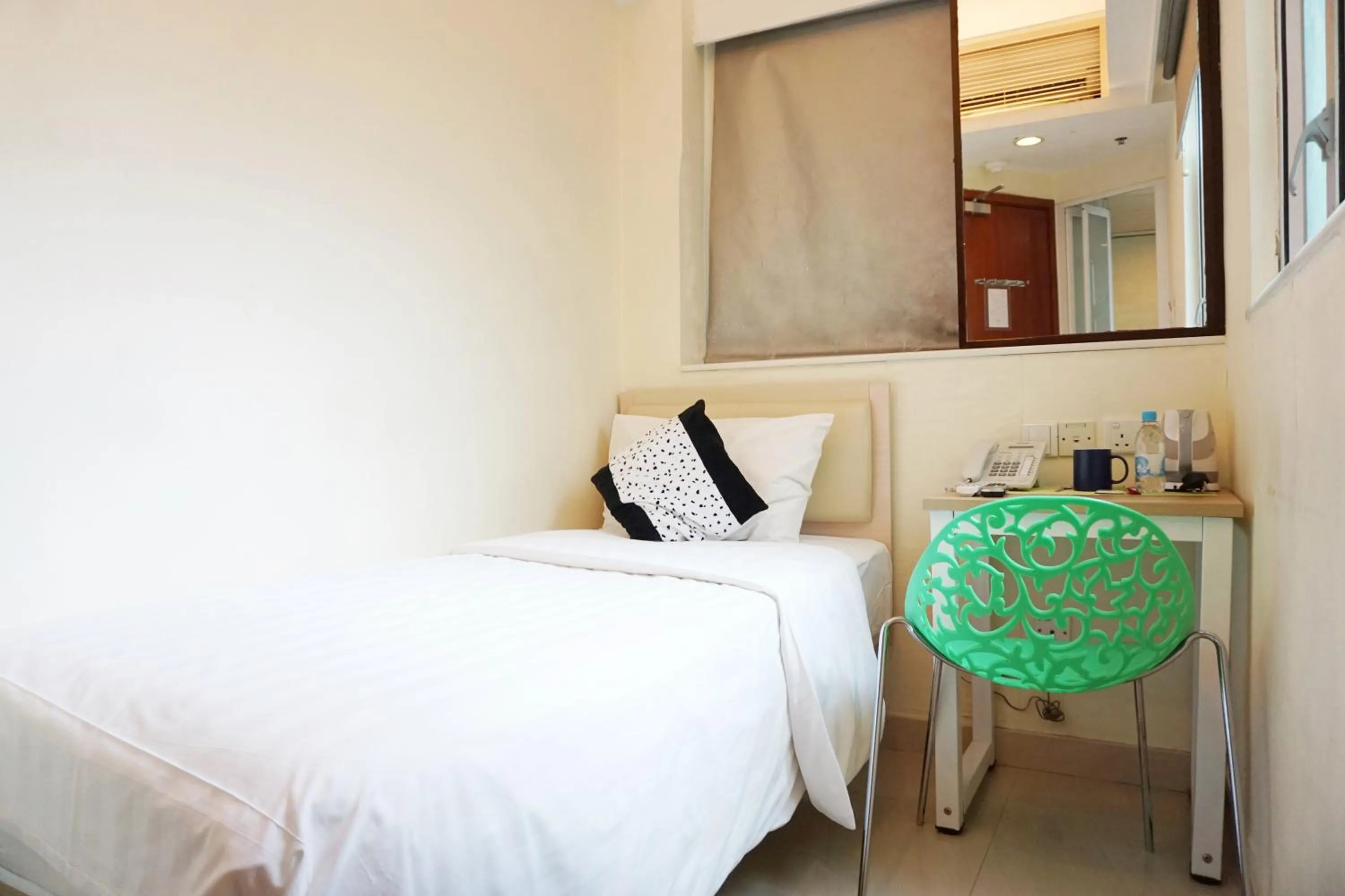 Single Room with Private Bathroom in Metacity MK 名廸旺角