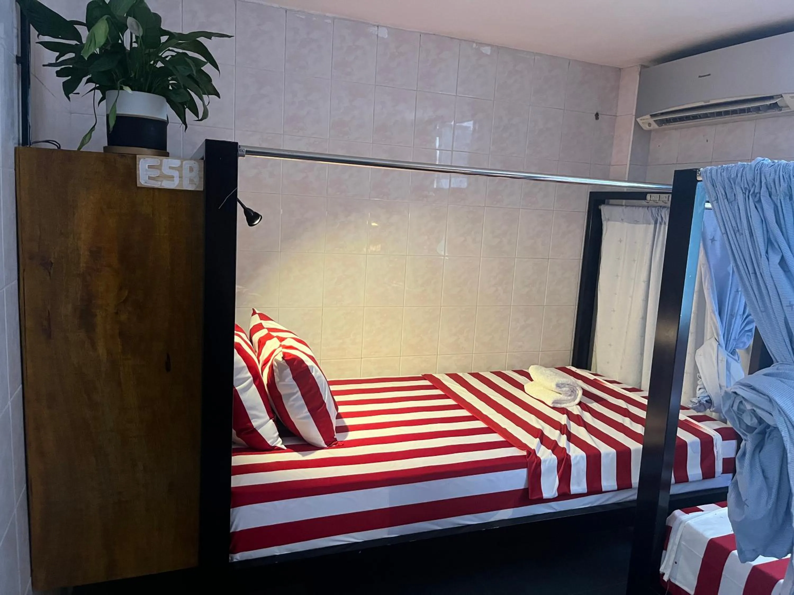 Budget Twin Room in Por Chey