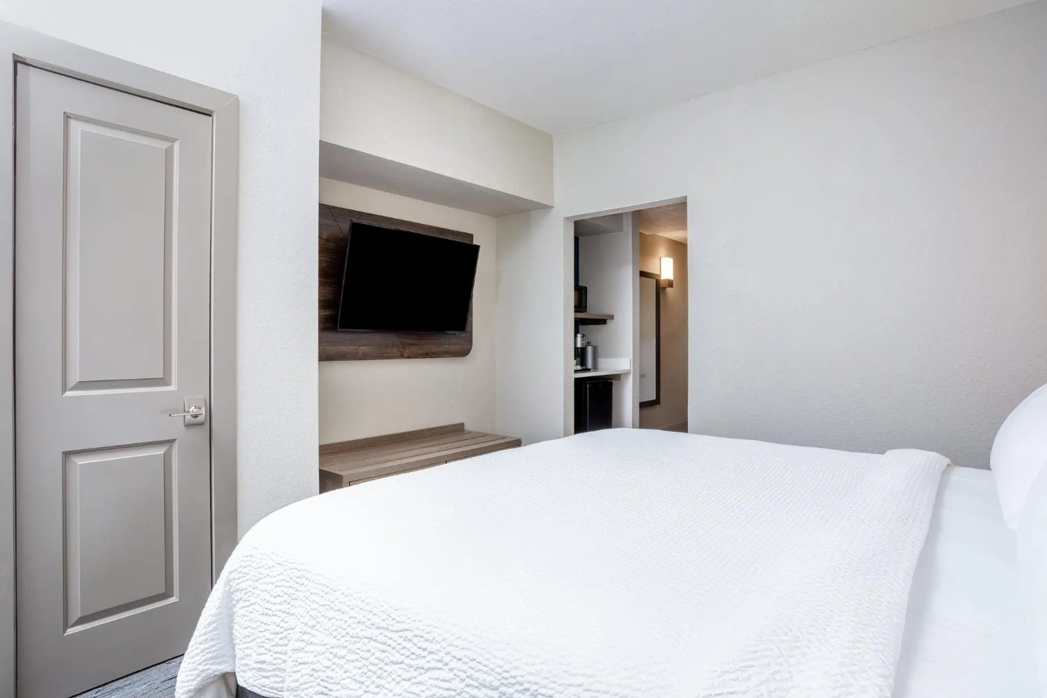 Standard King Room with Sofa Bed in Holiday Inn Express & Suites Ormond Beach - North Daytona by IHG