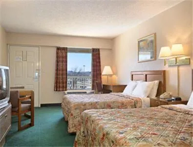 Standard Queen Room with Two Queen Beds - Smoking in Days Inn by Wyndham Apple Valley Pigeon Forge/Sevierville